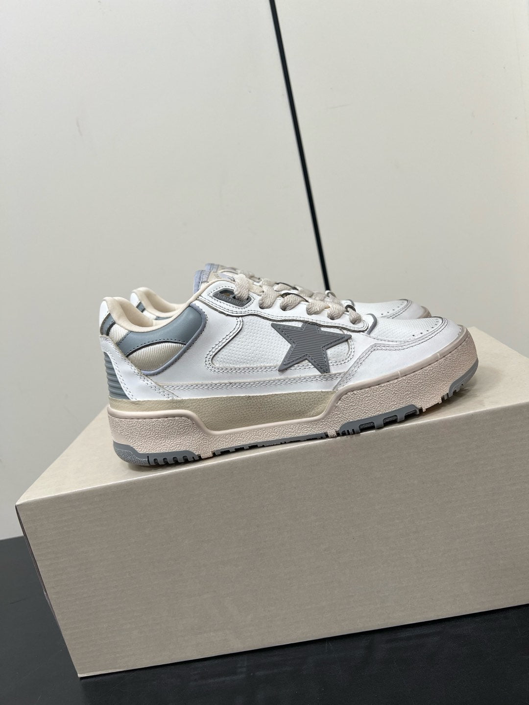 LuxluxHouse Best Quality Shoes Golden Goose