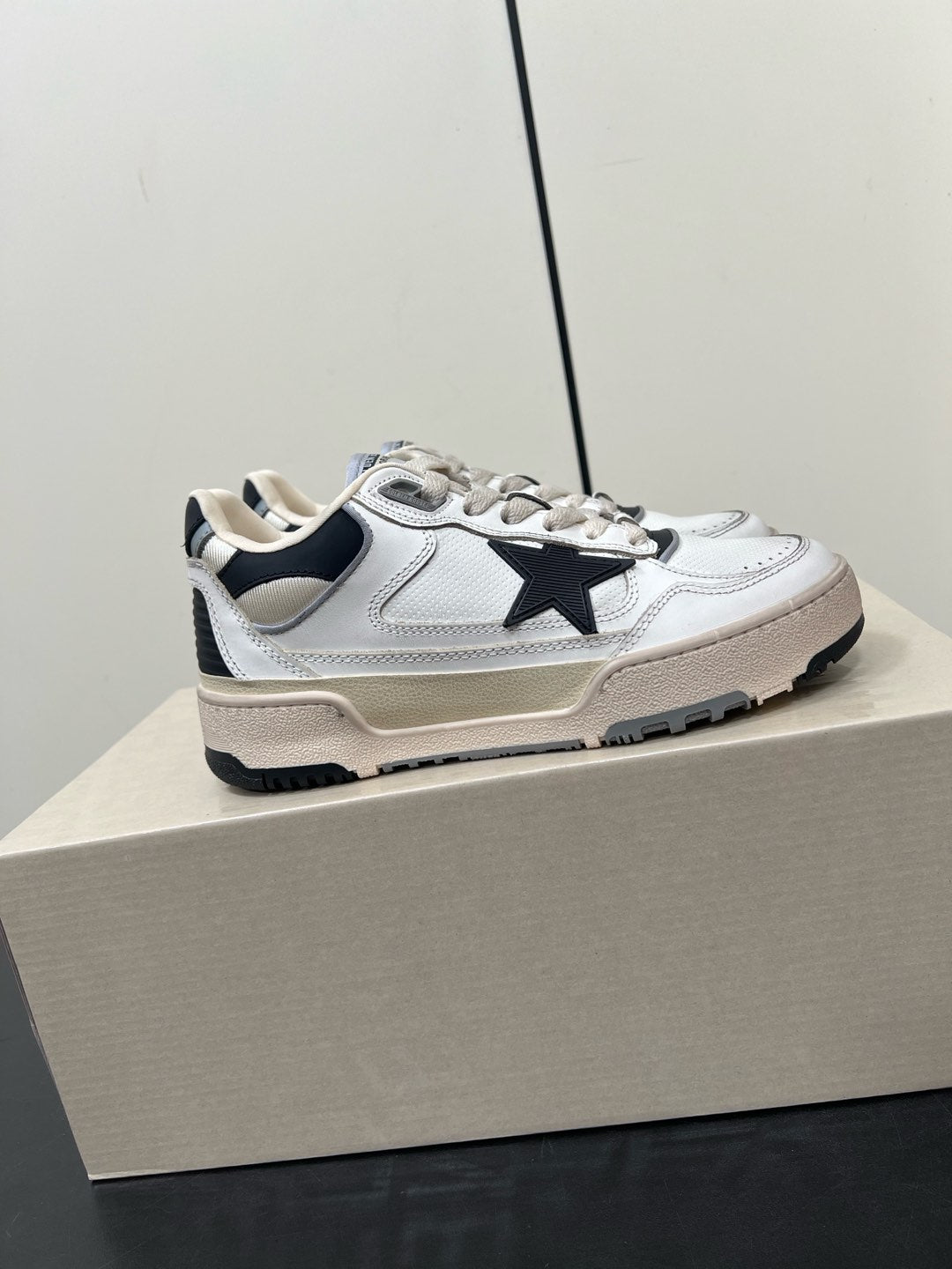 LuxluxHouse Best Quality Shoes Golden Goose