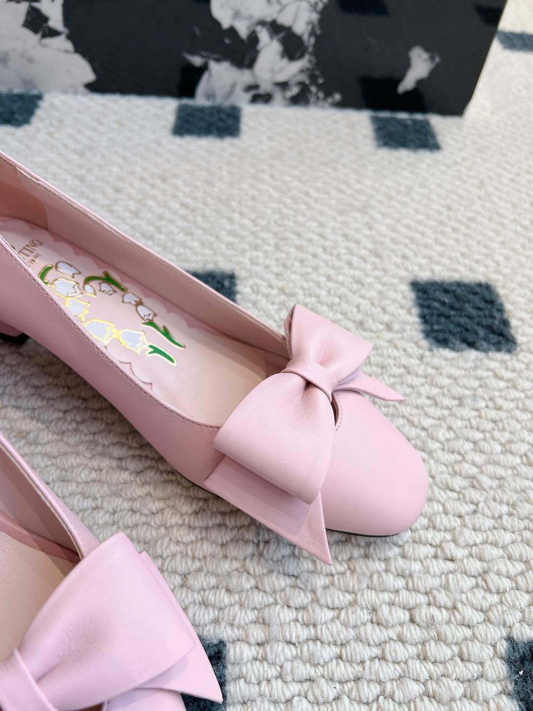 LuxluxHouse Best Quality Valentino Women Shoes