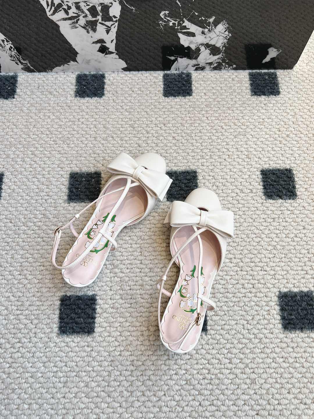LuxluxHouse Best Quality Valentino Women Shoes
