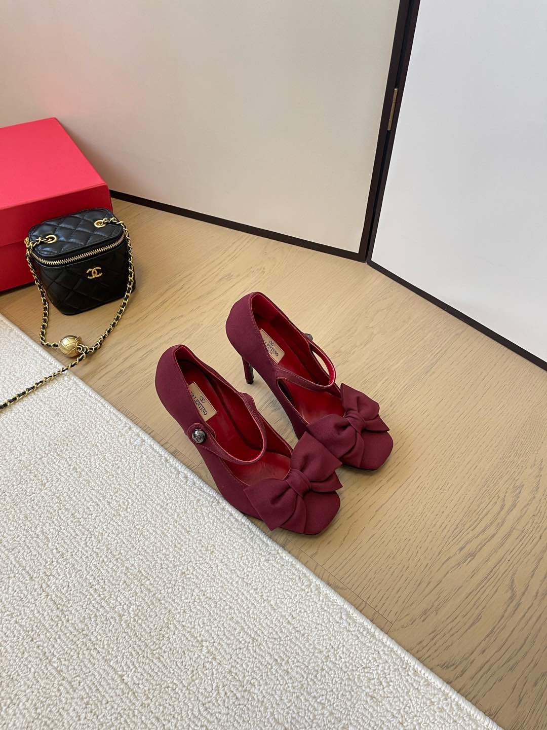 LuxluxHouse Best Quality Valentino Women Shoes