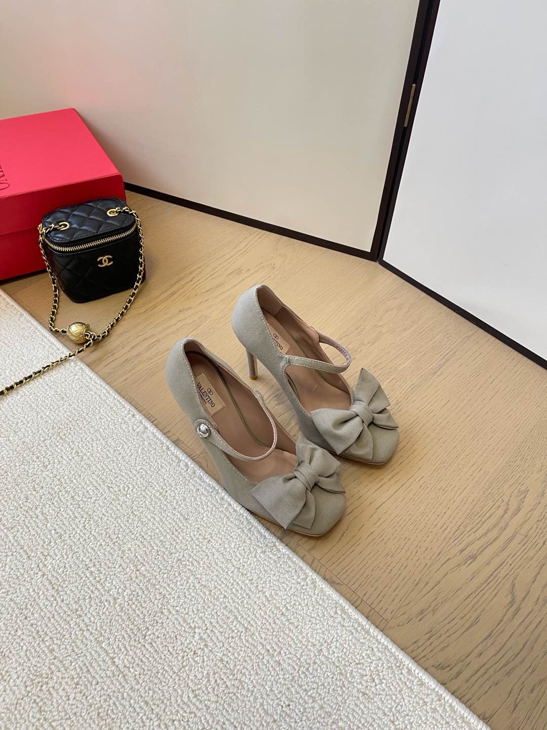 LuxluxHouse Best Quality Valentino Women Shoes