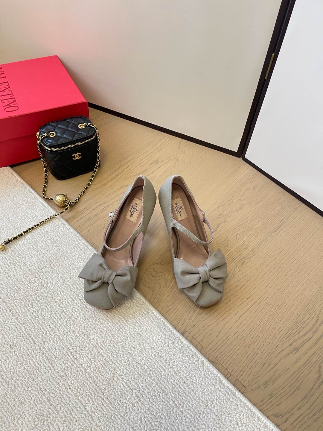 LuxluxHouse Best Quality Valentino Women Shoes