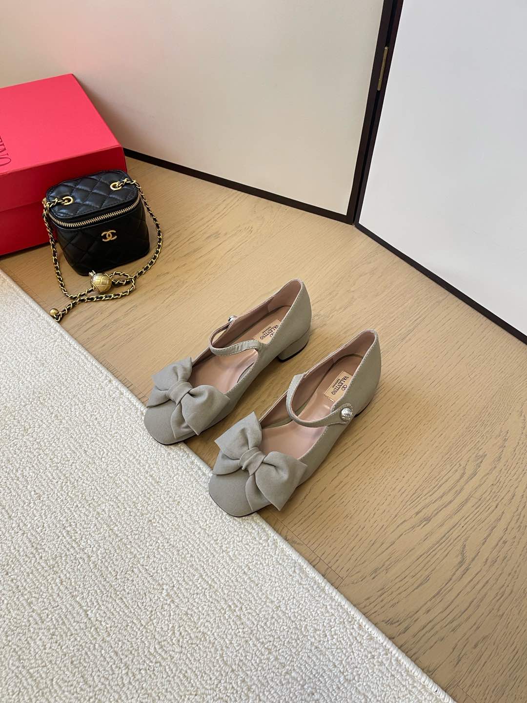 LuxluxHouse Best Quality Valentino Women Shoes