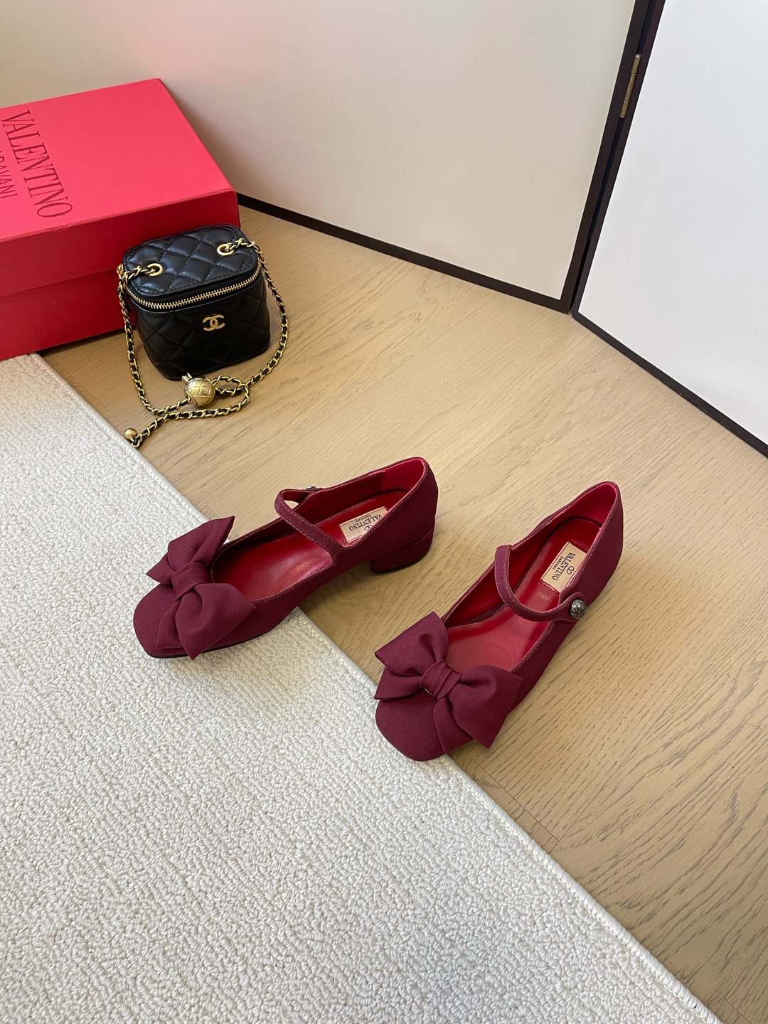 LuxluxHouse Best Quality Valentino Women Shoes