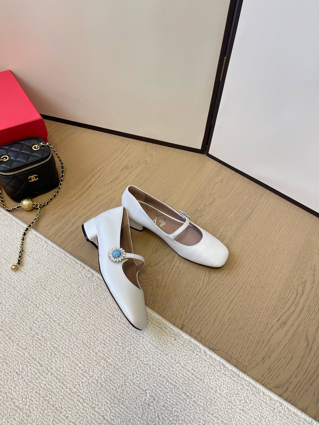 LuxluxHouse Best Quality Valentino Women Shoes