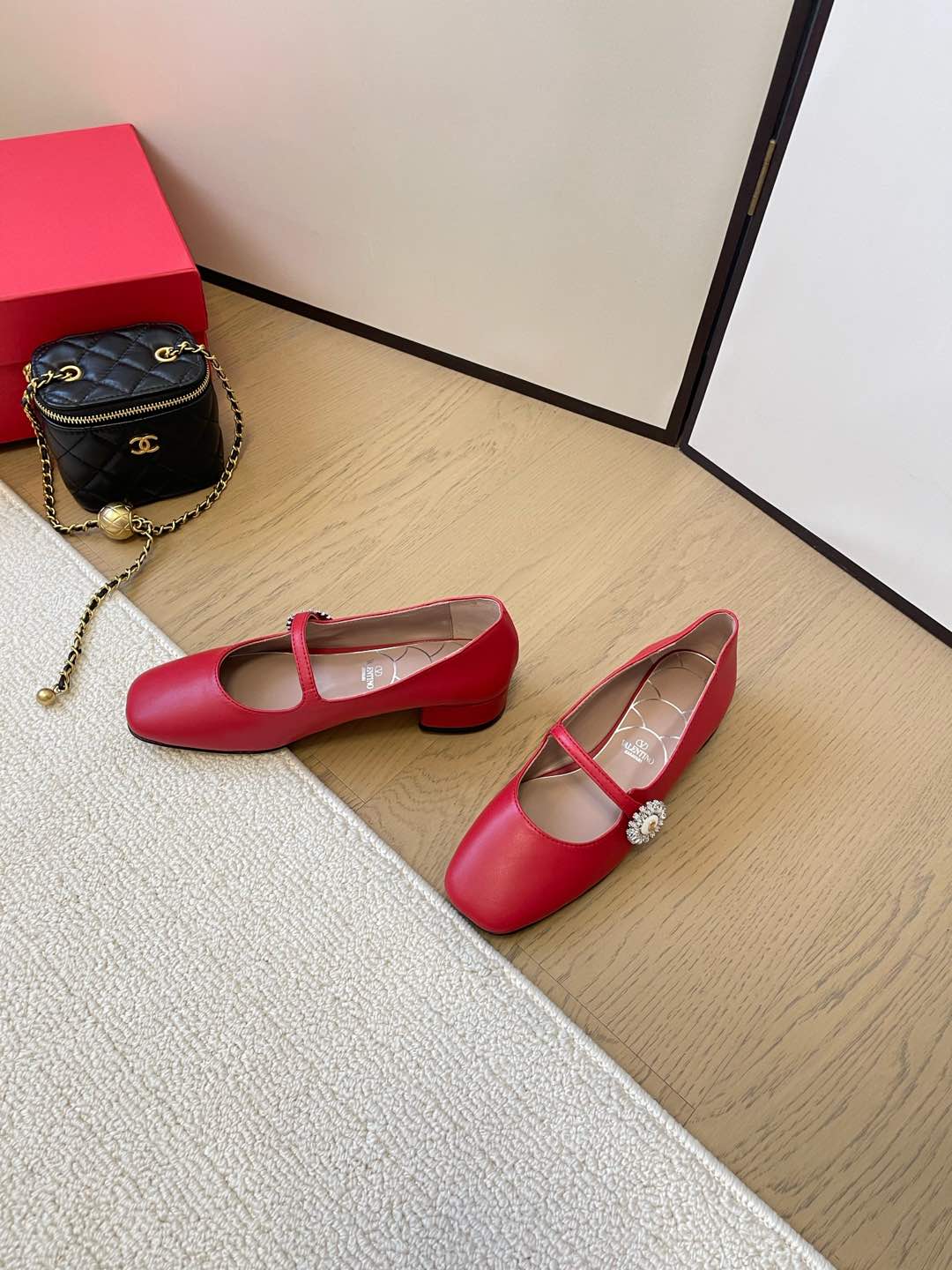 LuxluxHouse Best Quality Valentino Women Shoes