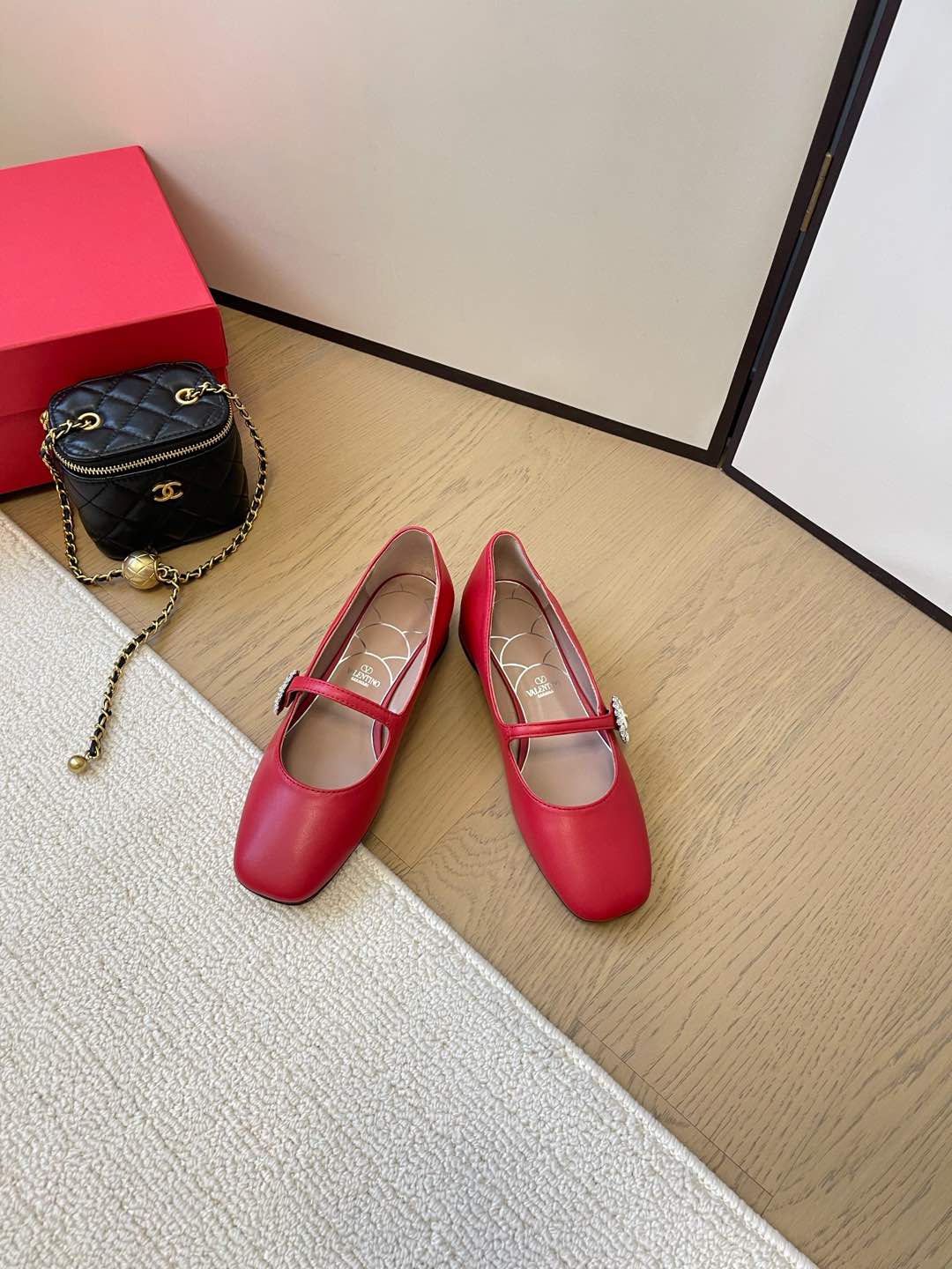 LuxluxHouse Best Quality Valentino Women Shoes