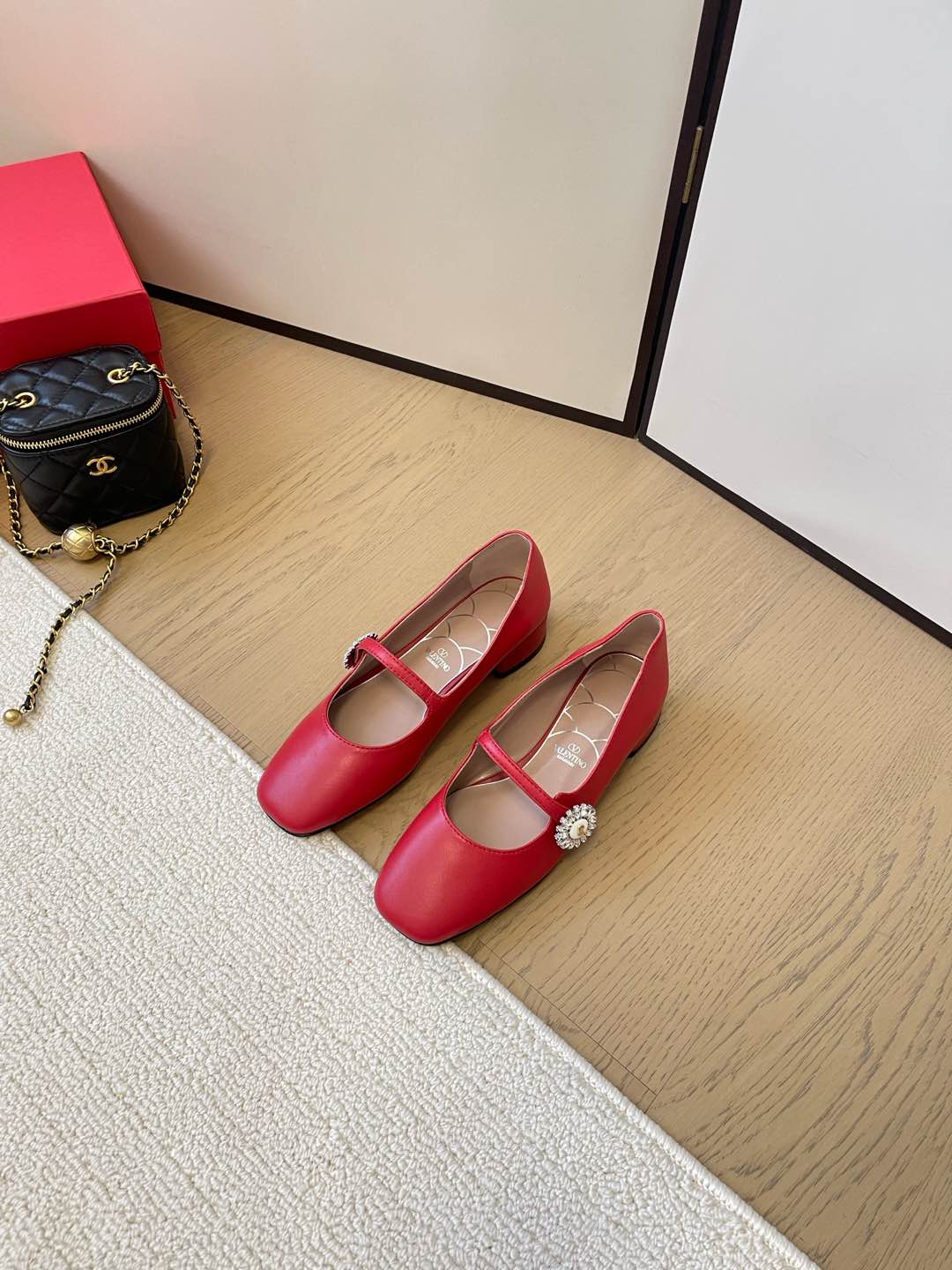 LuxluxHouse Best Quality Valentino Women Shoes