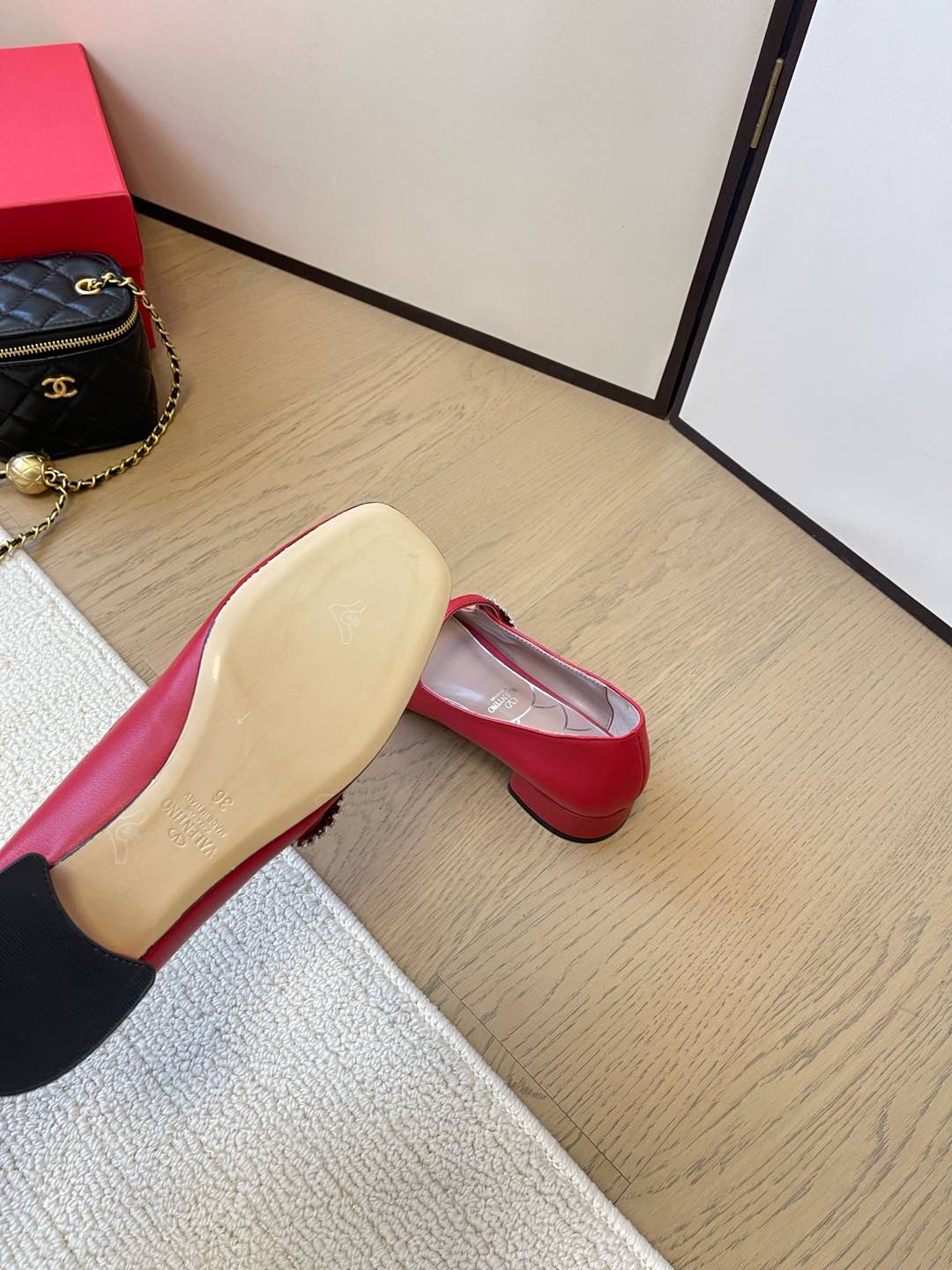 LuxluxHouse Best Quality Valentino Women Shoes