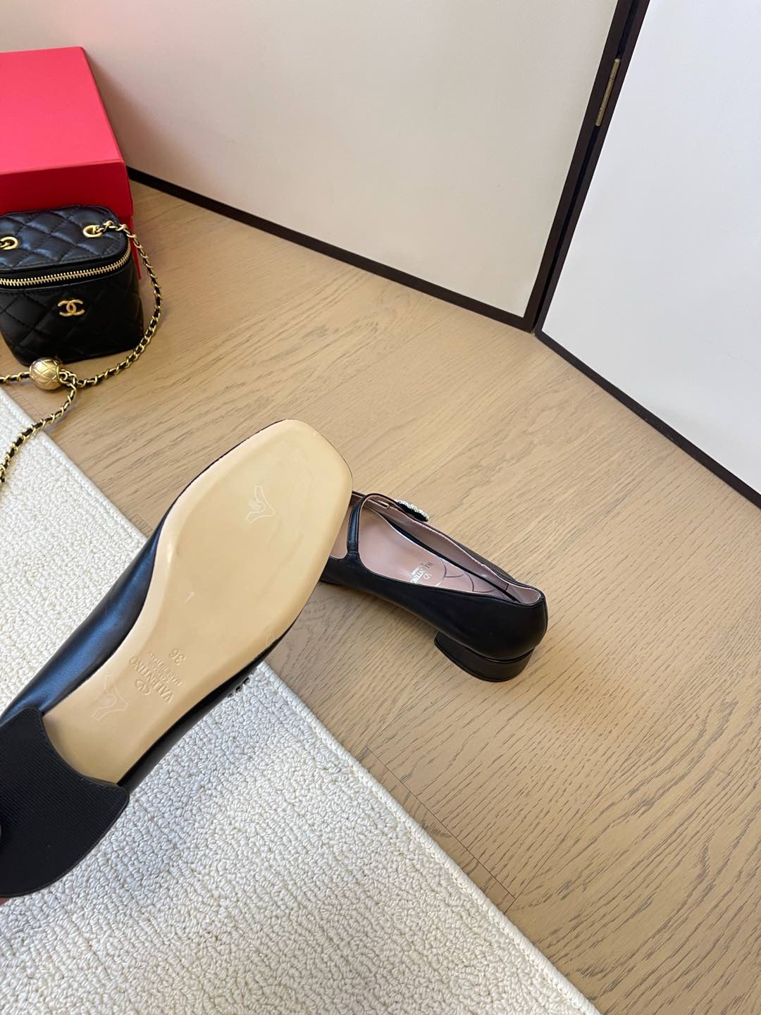 LuxluxHouse Best Quality Valentino Women Shoes