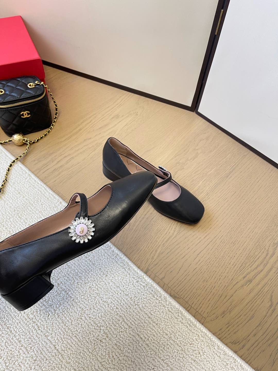 LuxluxHouse Best Quality Valentino Women Shoes