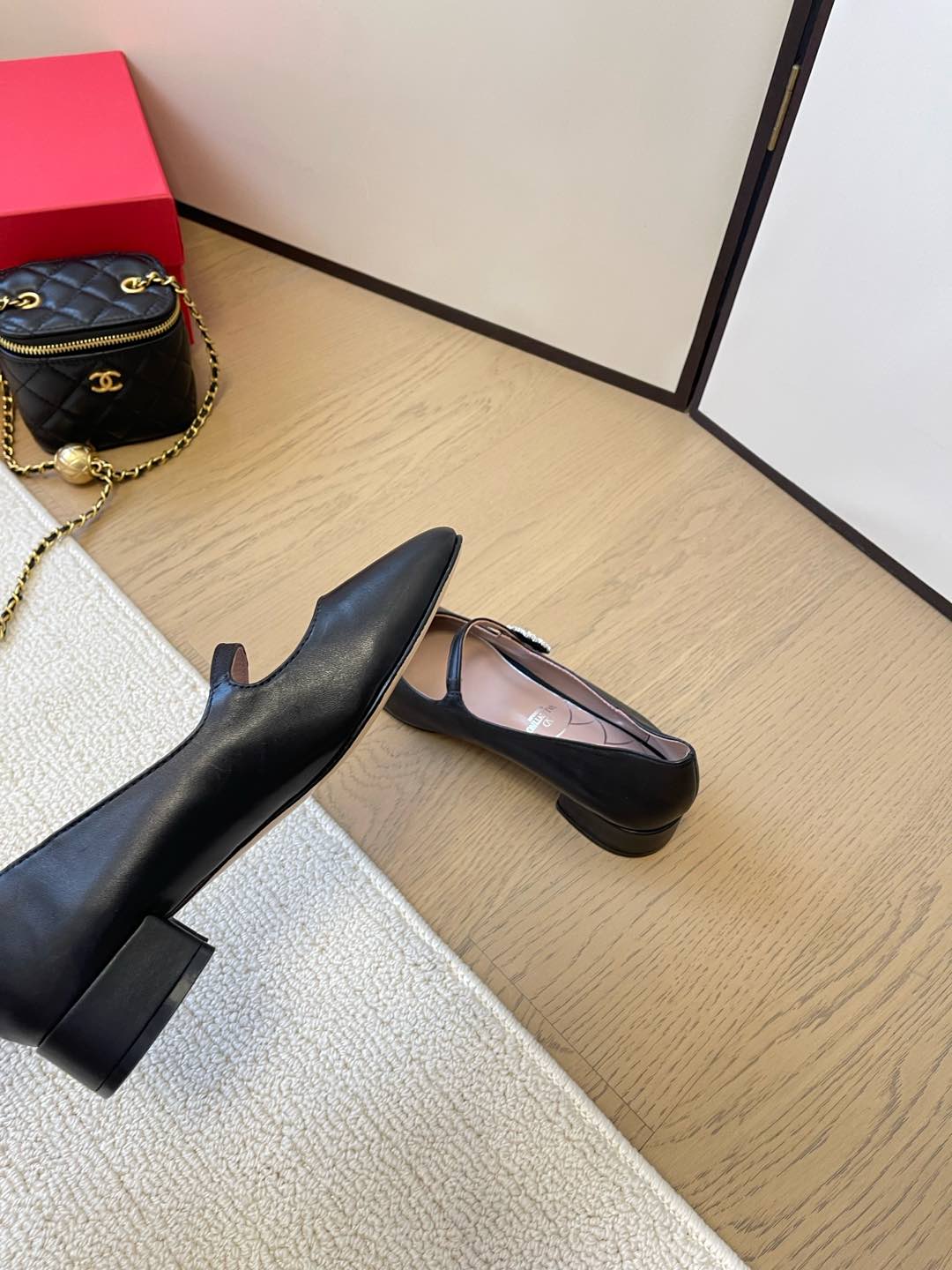LuxluxHouse Best Quality Valentino Women Shoes