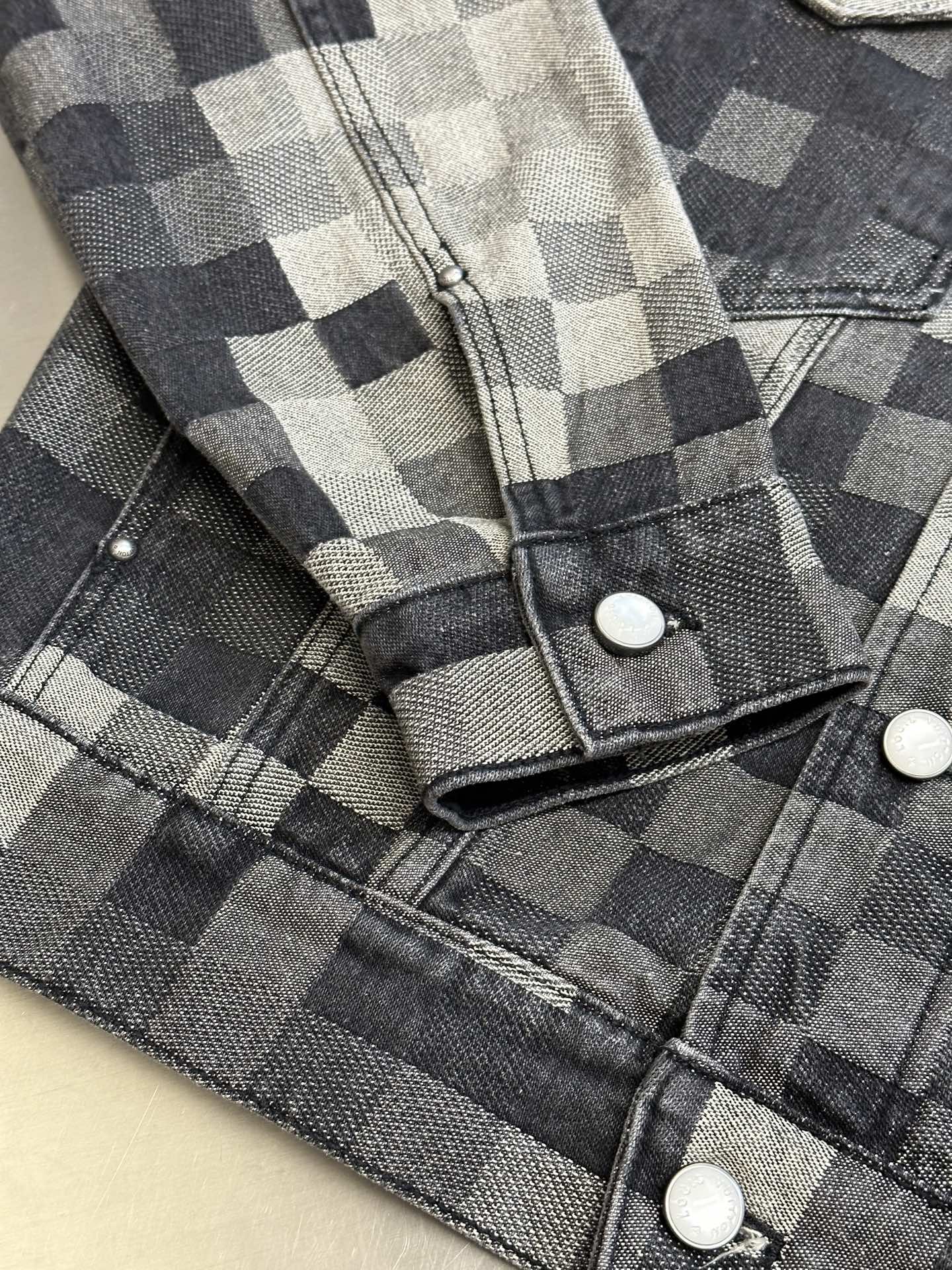 LuxluxHouse Best Quality Clothes Pants Coats & Jackets Louis Vuitton