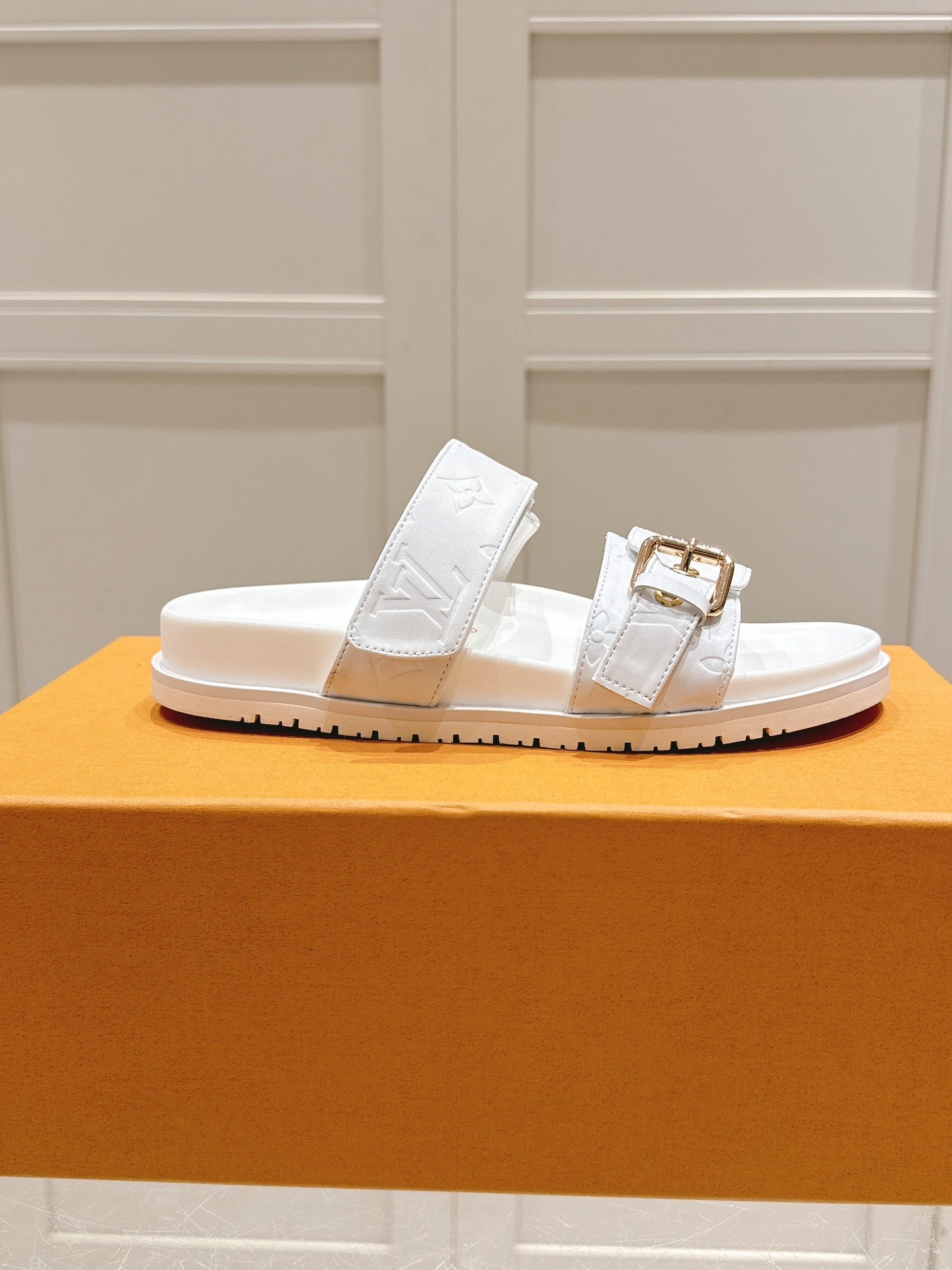 LuxluxHouse Best Quality Women Shoes Louis Vuitton