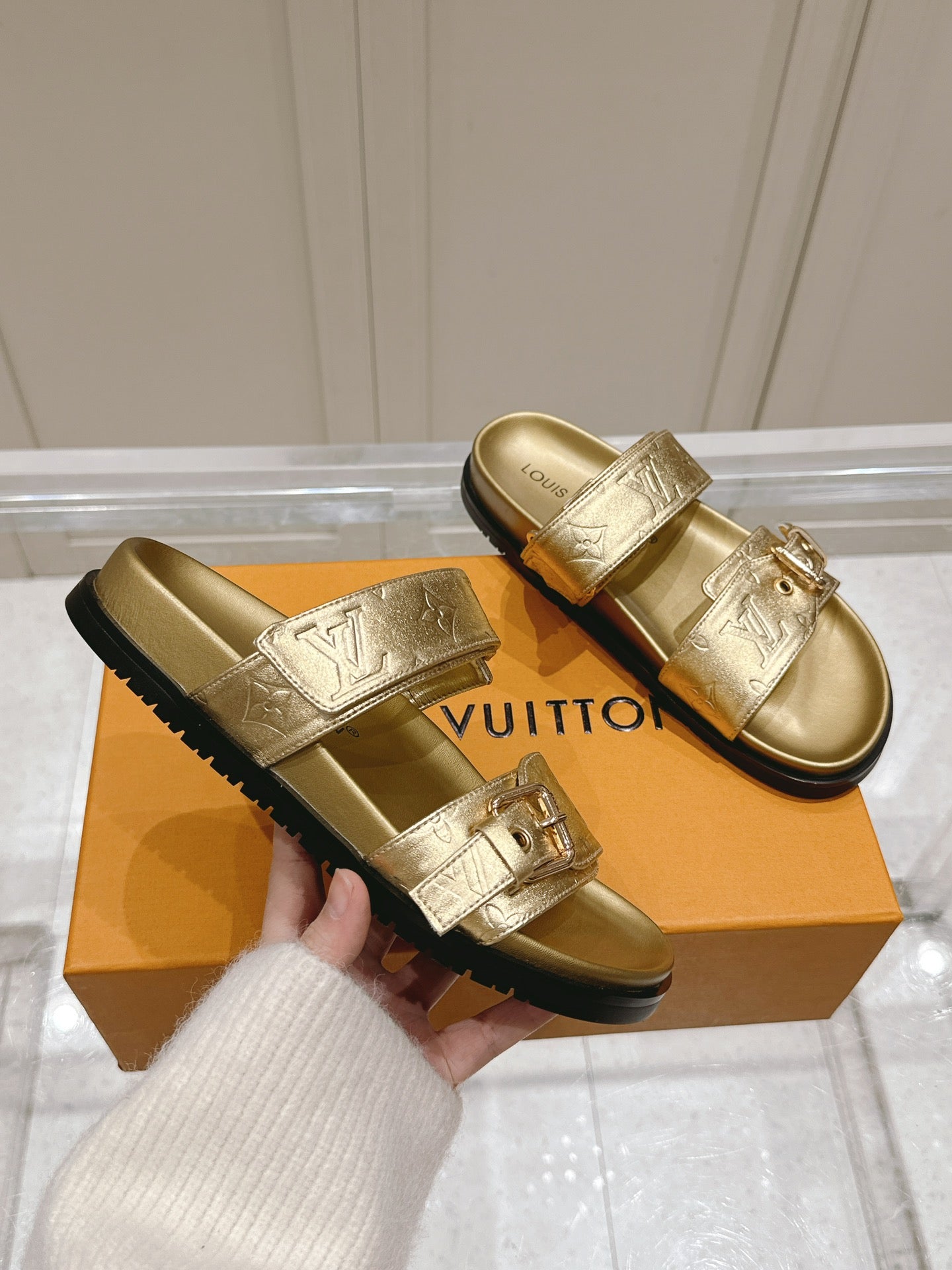 LuxluxHouse Best Quality Women Shoes Louis Vuitton