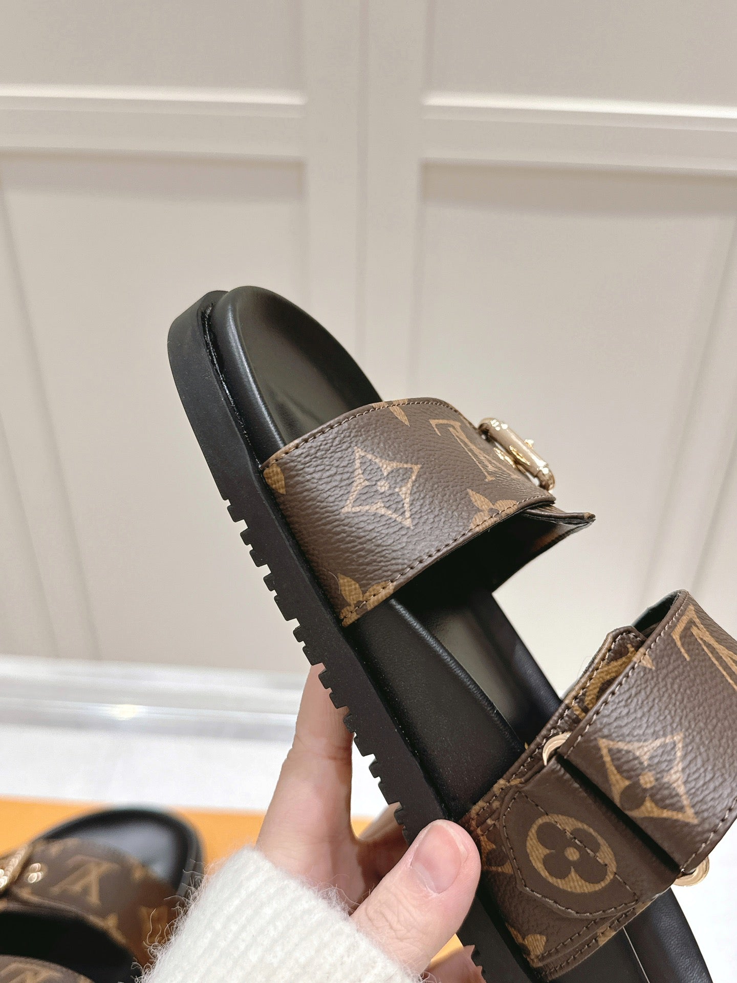 LuxluxHouse Best Quality Women Shoes Louis Vuitton