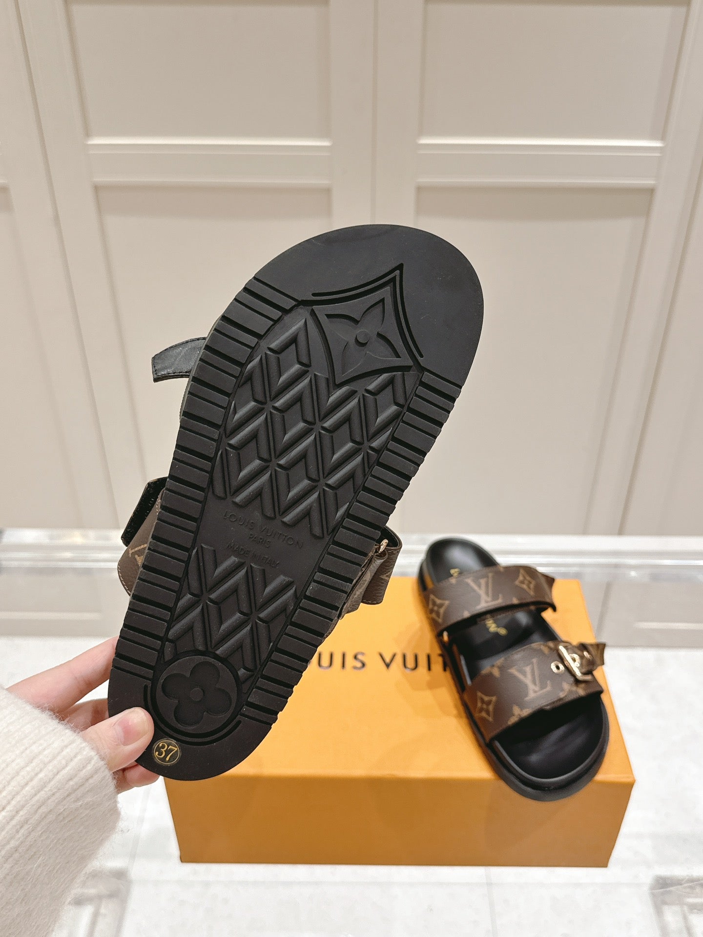 LuxluxHouse Best Quality Women Shoes Louis Vuitton