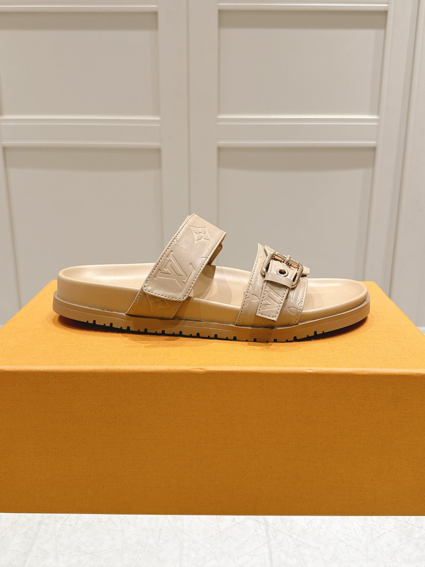 LuxluxHouse Best Quality Women Shoes Louis Vuitton