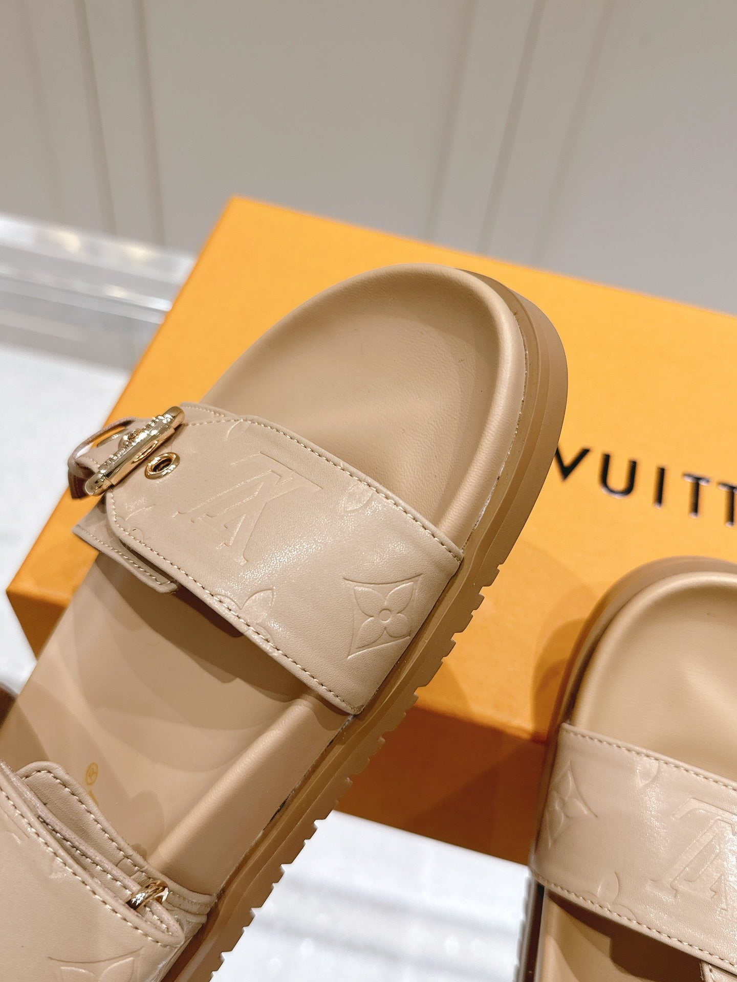 LuxluxHouse Best Quality Women Shoes Louis Vuitton