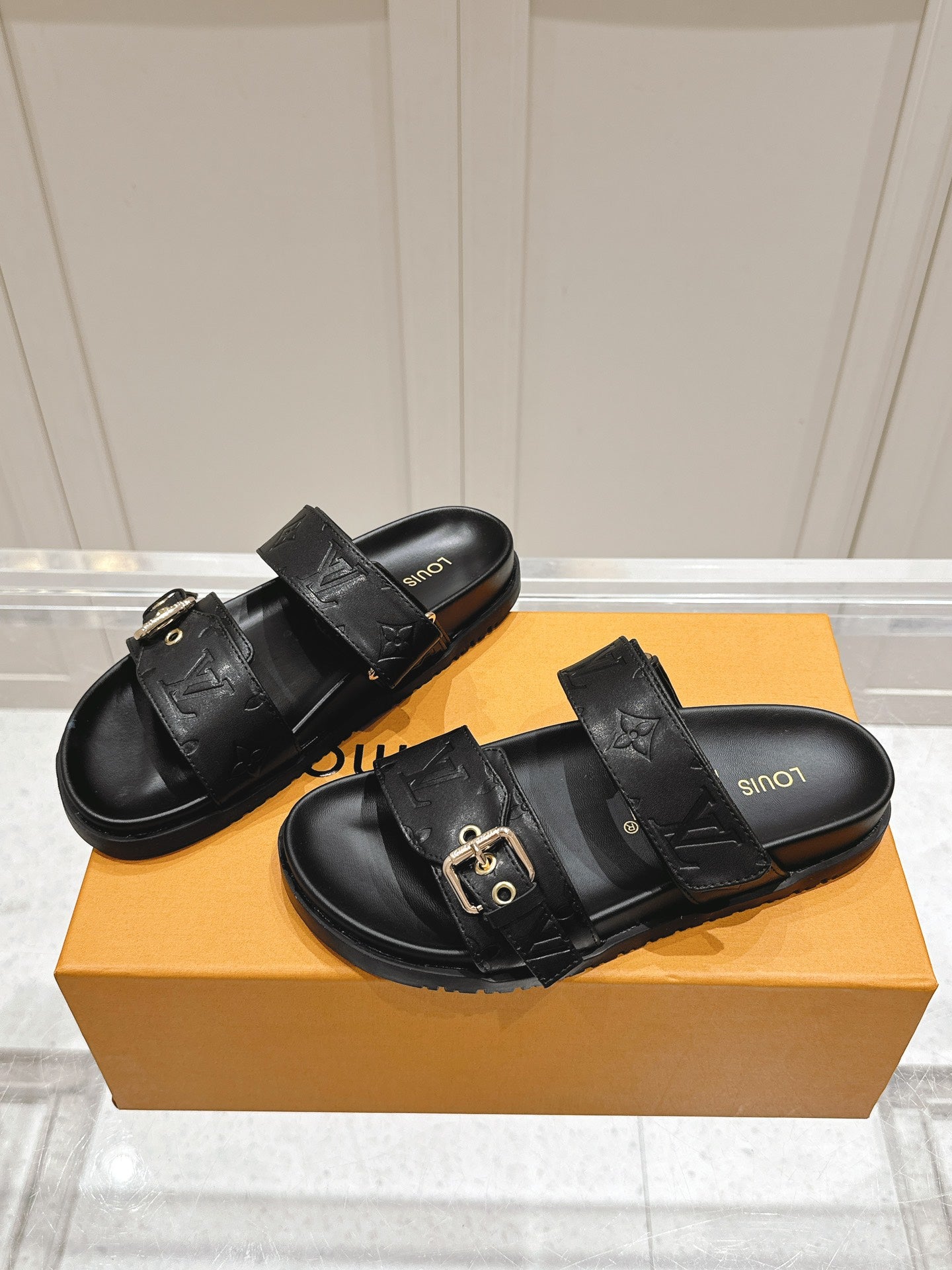 LuxluxHouse Best Quality Women Shoes Louis Vuitton