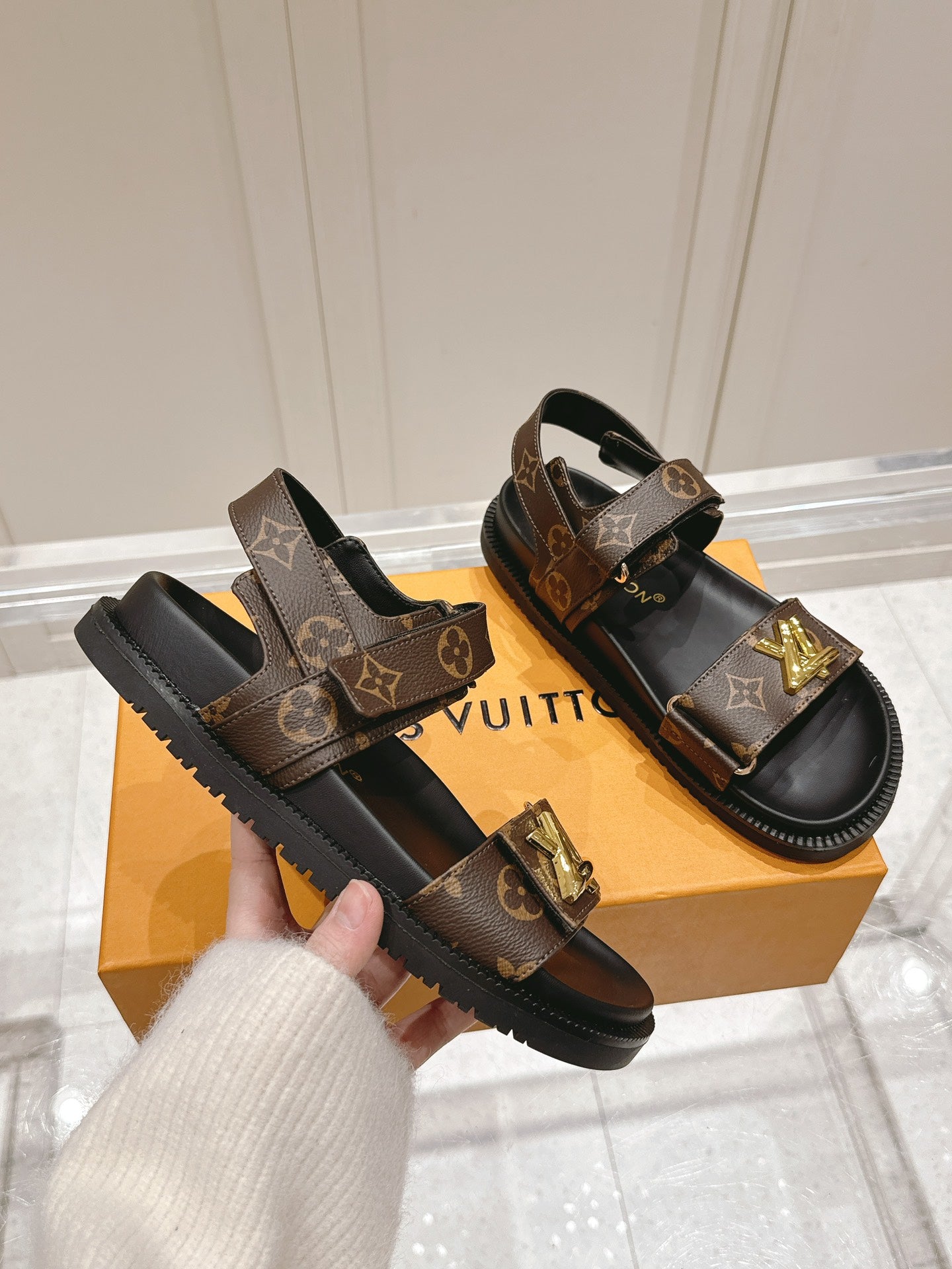 LuxluxHouse Best Quality Women Shoes Louis Vuitton