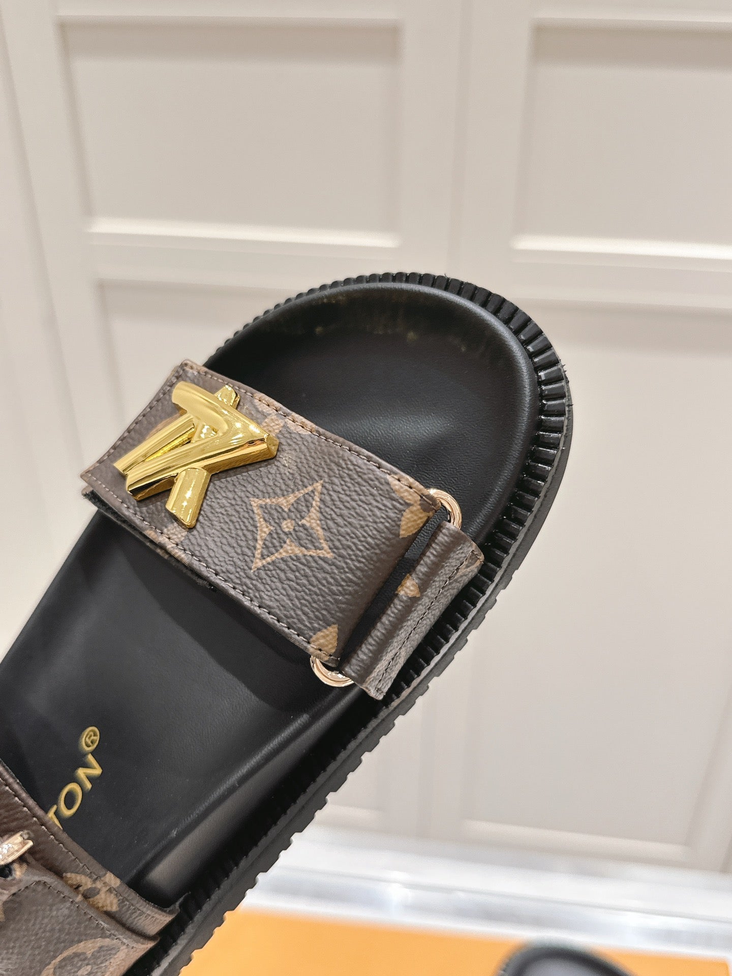 LuxluxHouse Best Quality Women Shoes Louis Vuitton