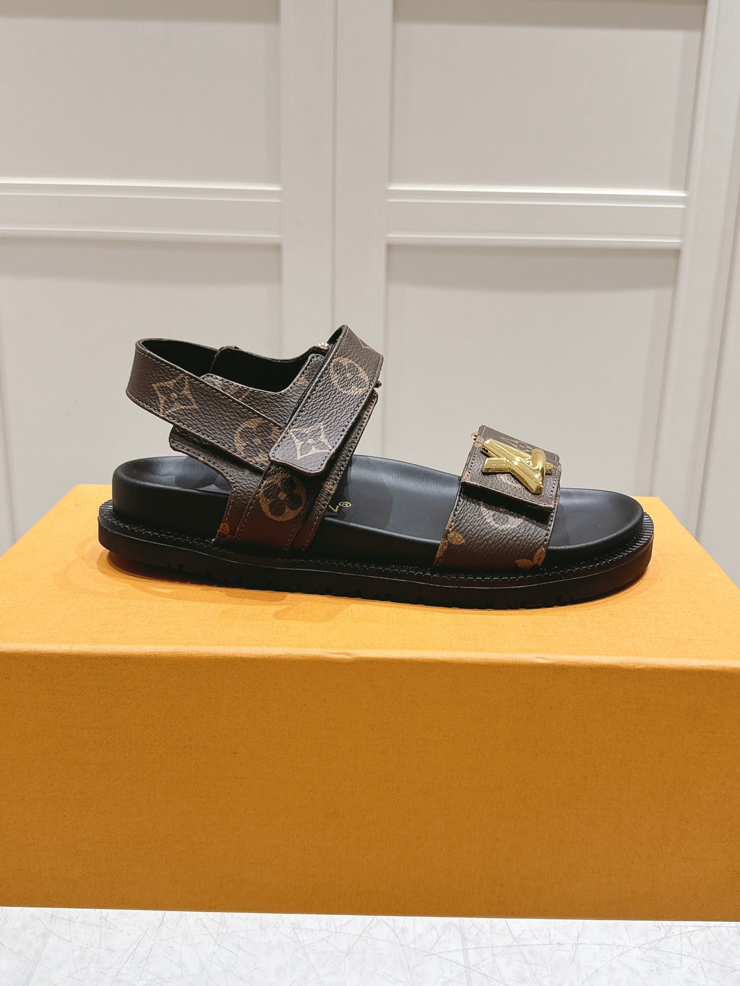 LuxluxHouse Best Quality Women Shoes Louis Vuitton