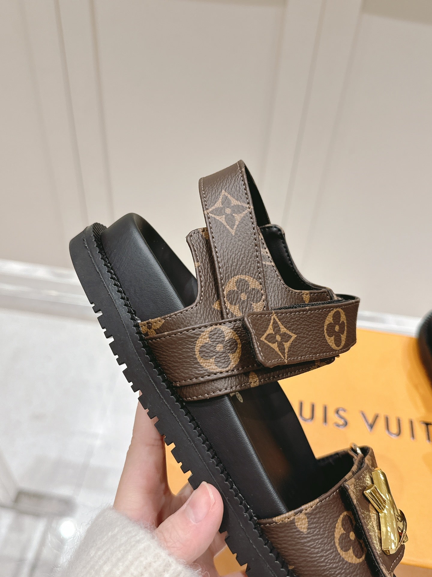 LuxluxHouse Best Quality Women Shoes Louis Vuitton
