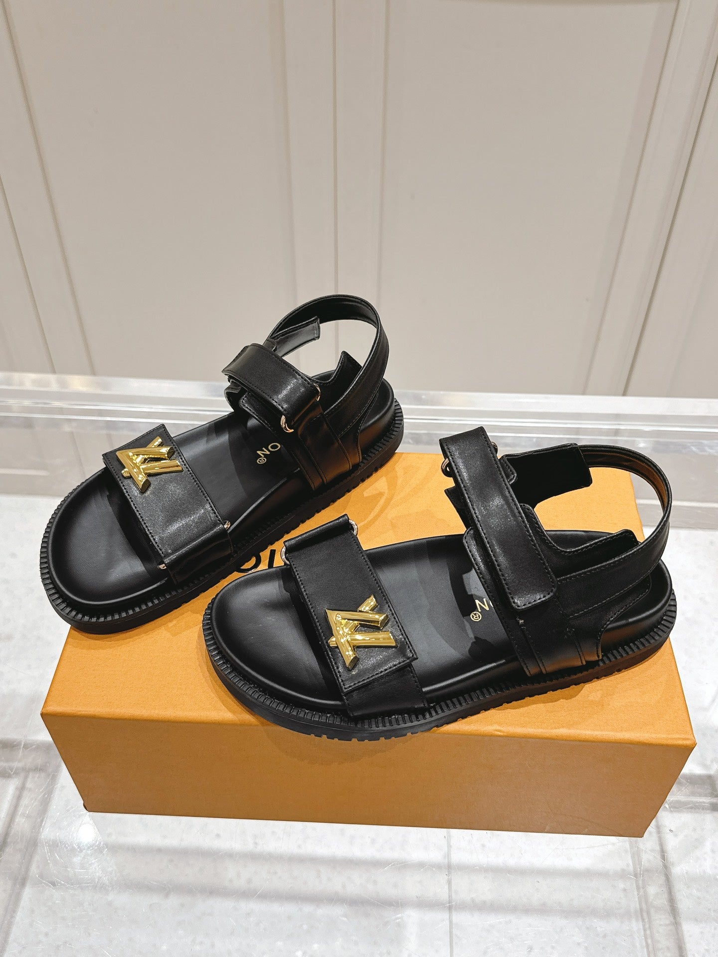 LuxluxHouse Best Quality Women Shoes Louis Vuitton