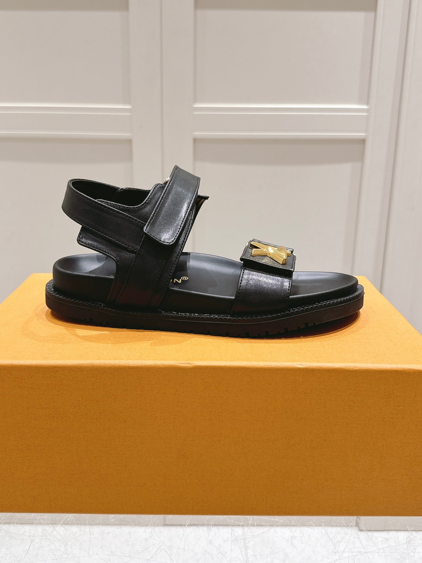 LuxluxHouse Best Quality Women Shoes Louis Vuitton