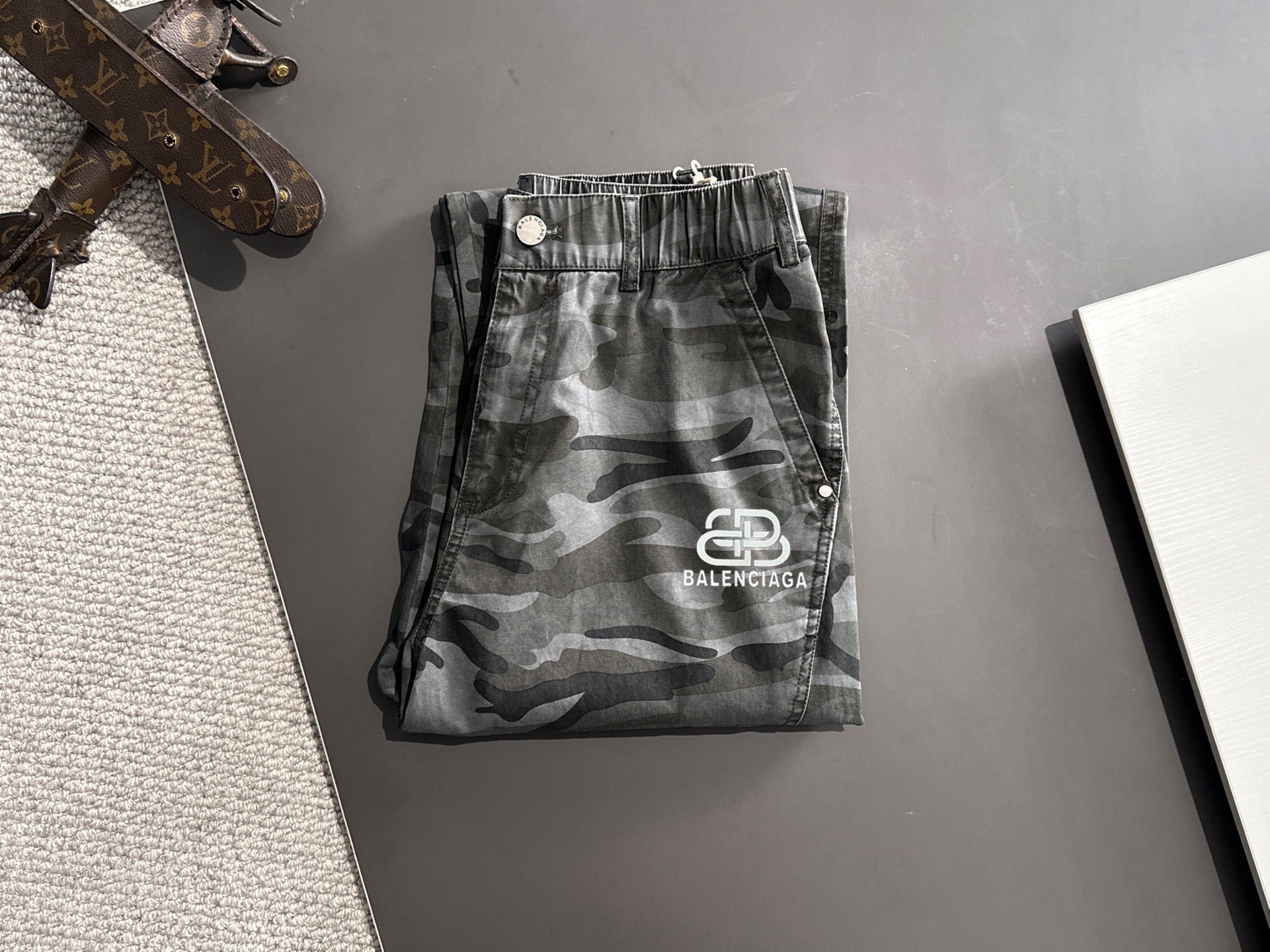 LuxluxHouse Best Quality Clothes Balenciaga Pants