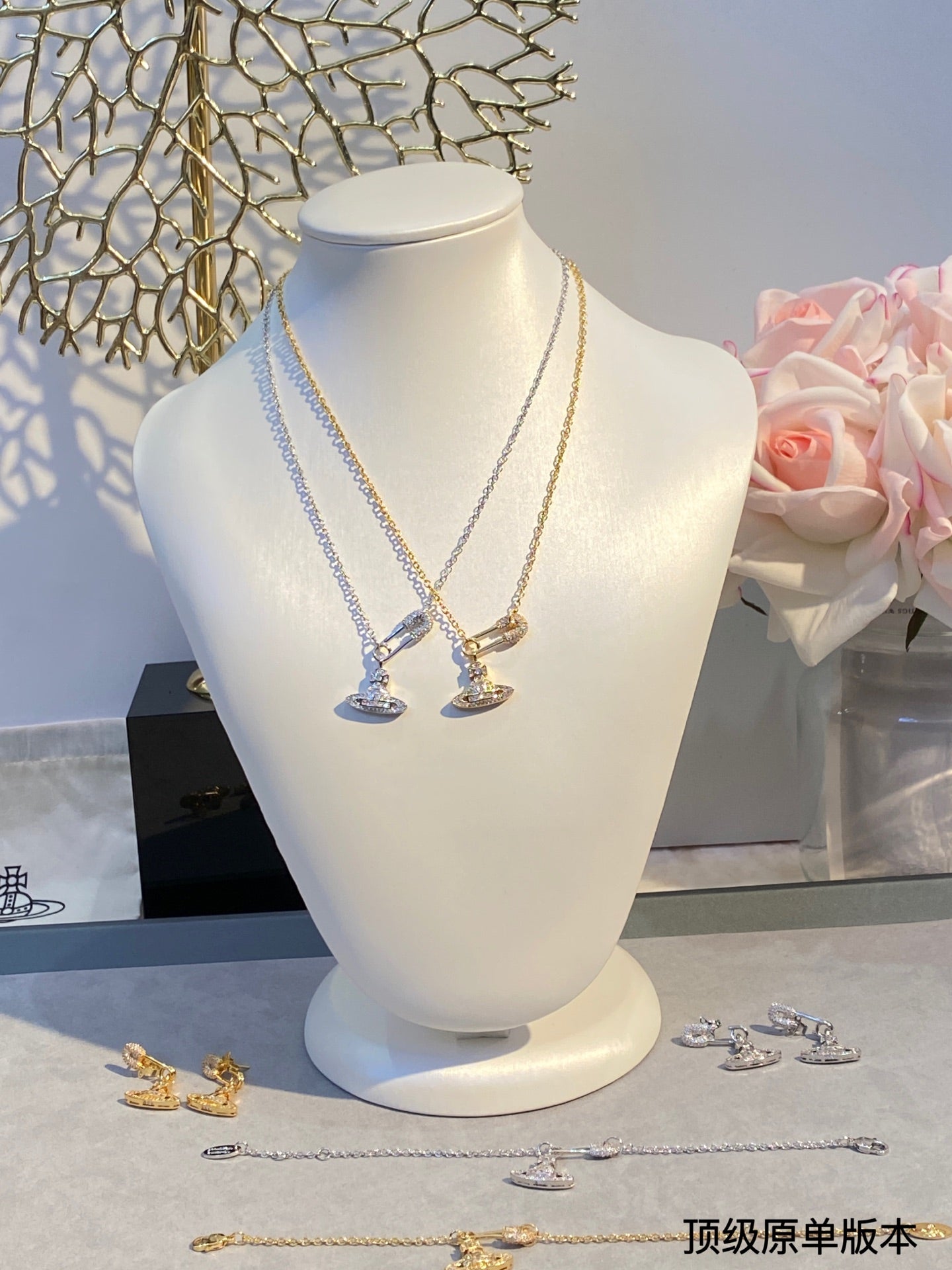 LuxluxHouse Best Quality Accessories Earrings Bracelet Vivienne Westwood Necklace