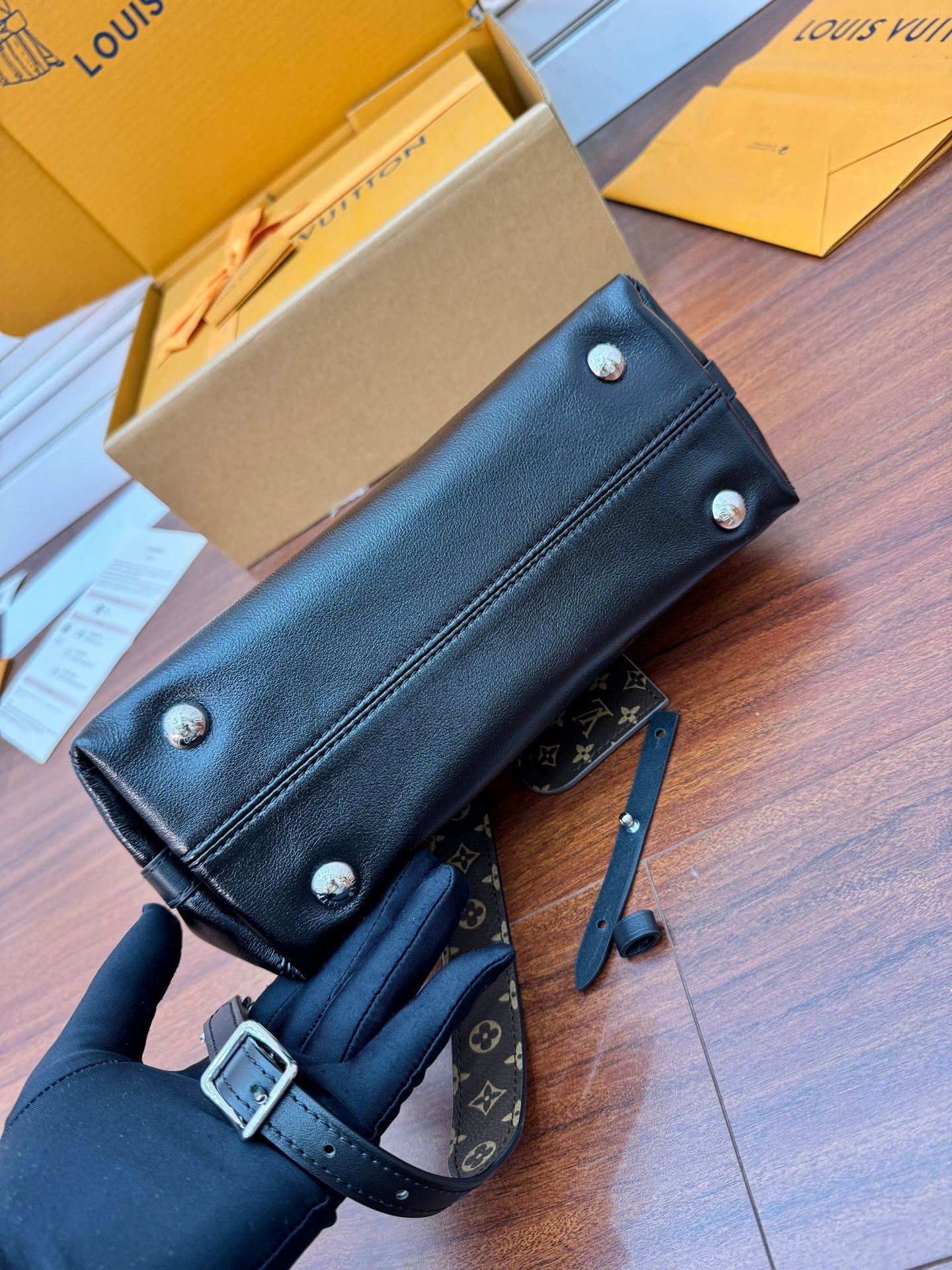 LuxluxHouse Best Quality Bags Best Louis Vuitton Men