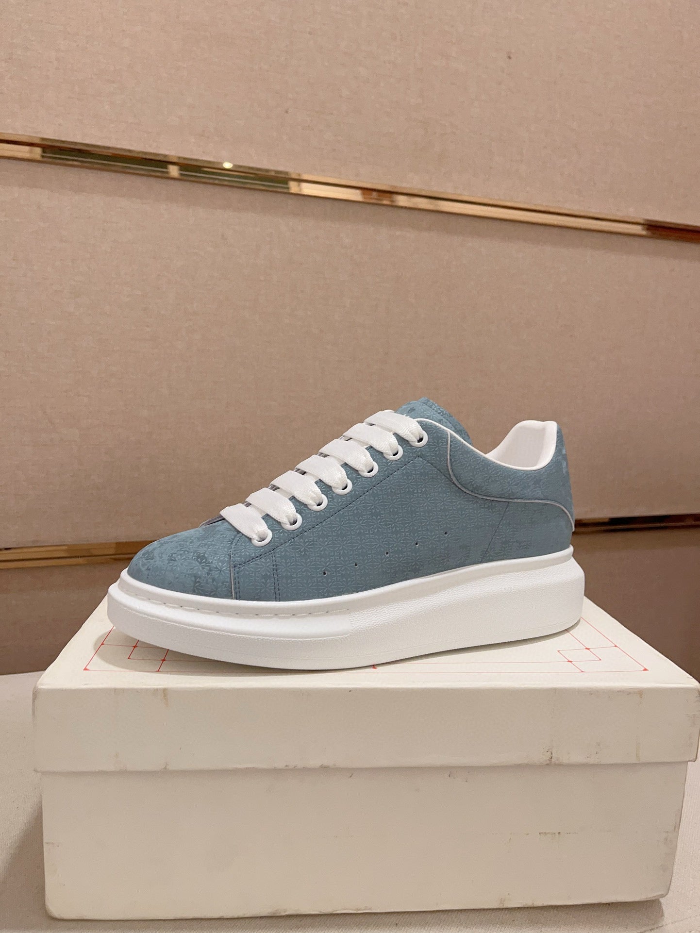 LuxluxHouse Best Quality Shoes Alexander McQueen