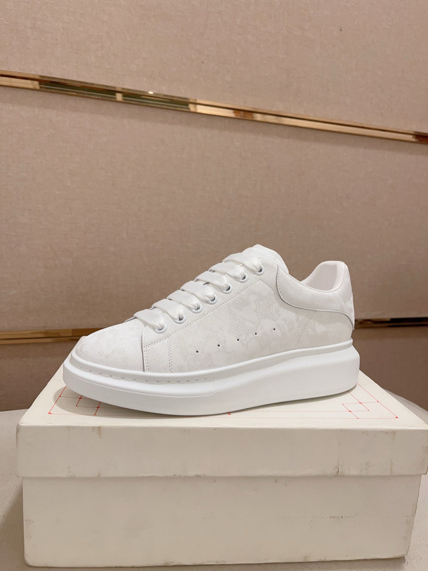 LuxluxHouse Best Quality Shoes Alexander McQueen