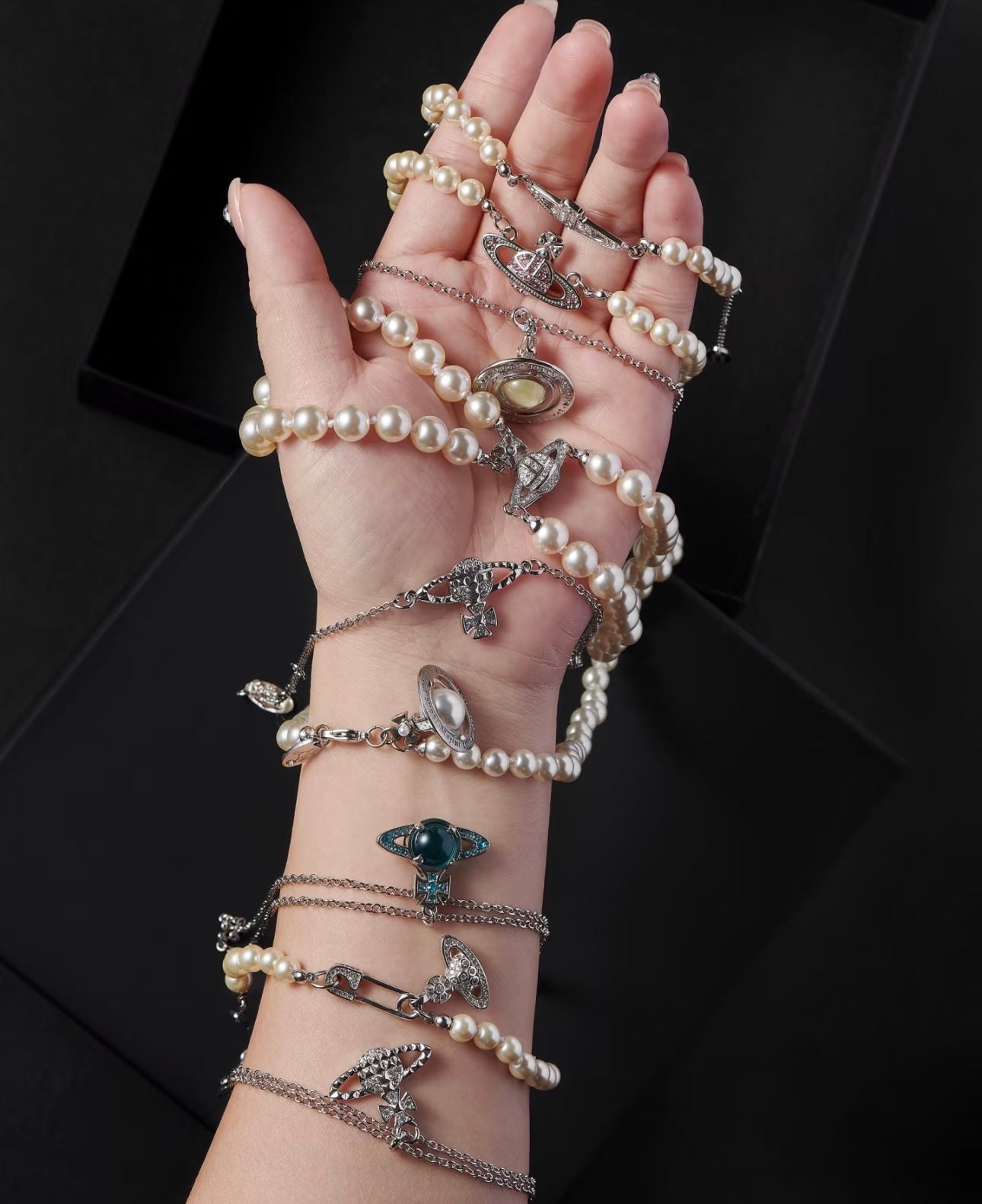 LuxluxHouse Best Quality Accessories Earrings Bracelet  Vivienne Westwood Necklace