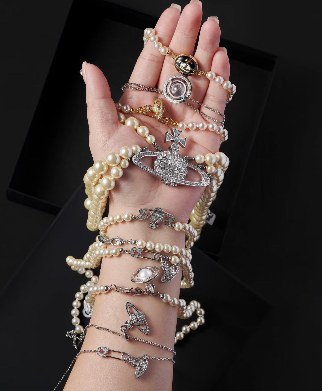 LuxluxHouse Best Quality Accessories Earrings Bracelet  Vivienne Westwood Necklace