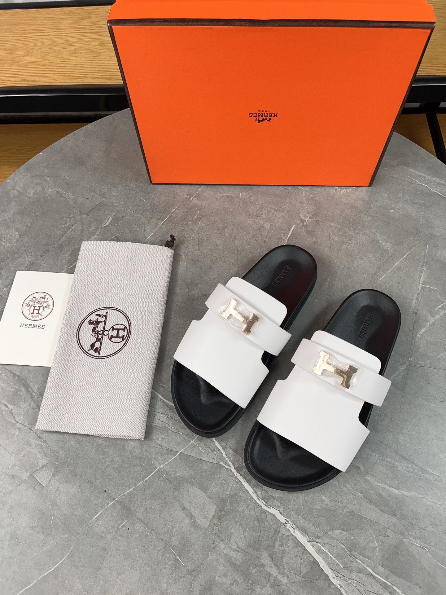 LuxluxHouse Best Quality Sandals Hermes