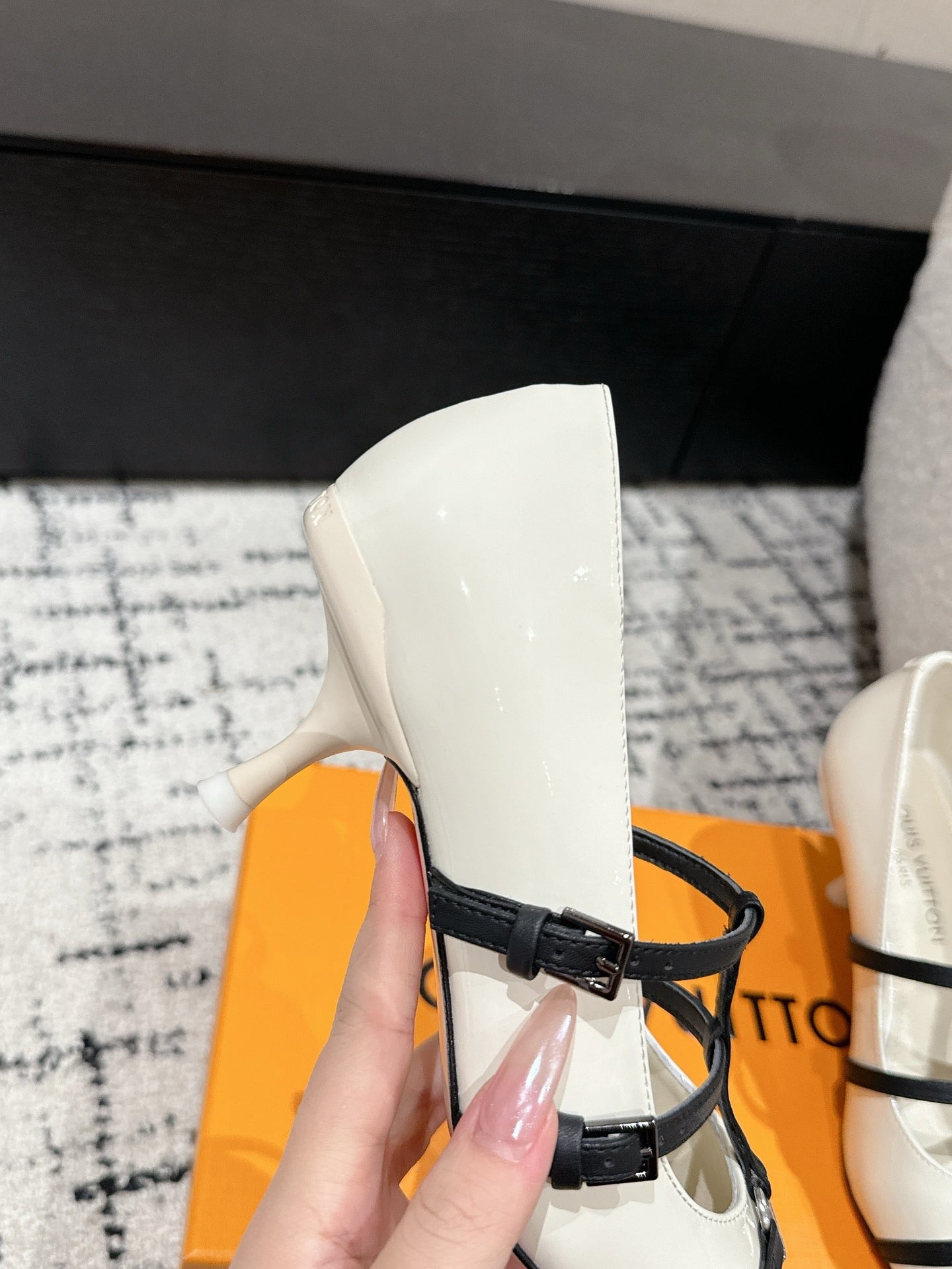 LuxluxHouse Best Quality Women Shoes Louis Vuitton