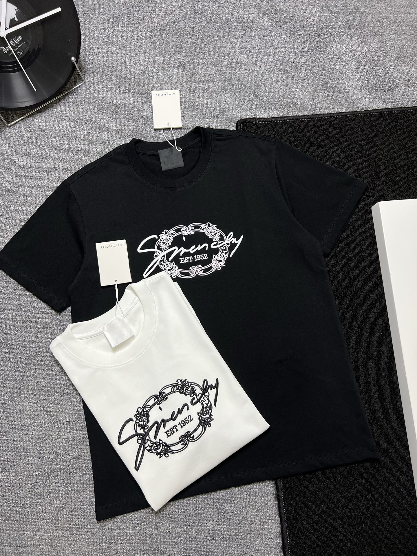 LuxluxHouse Best Quality Clothes Givenchy T-shirt