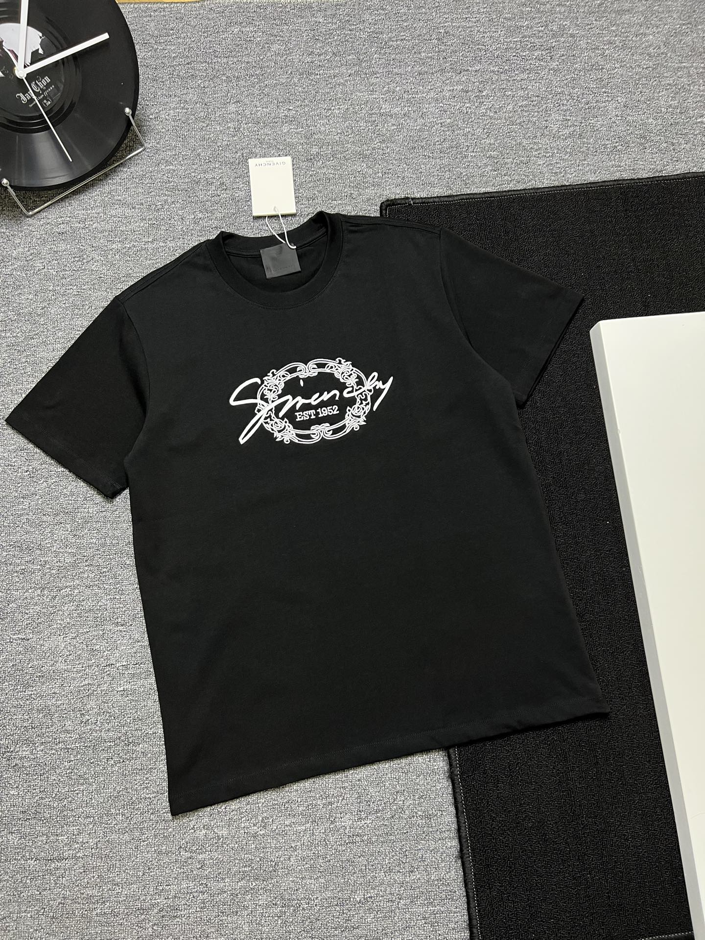 LuxluxHouse Best Quality Clothes Givenchy T-shirt