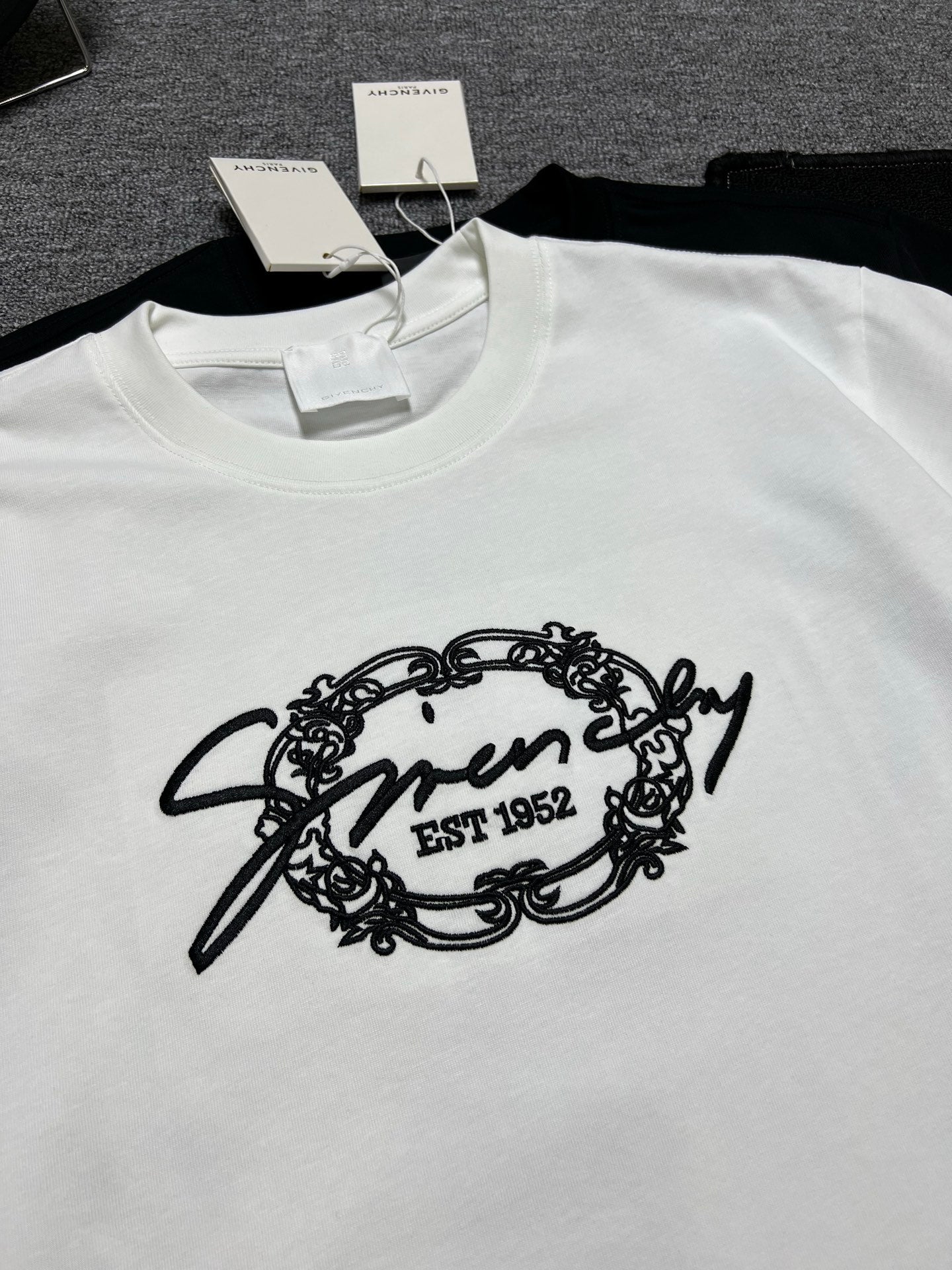 LuxluxHouse Best Quality Clothes Givenchy T-shirt