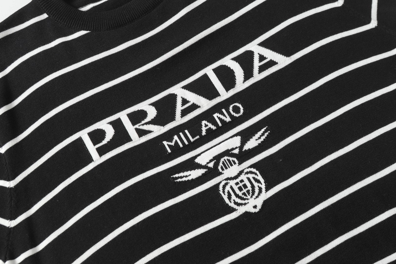 LuxluxHouse Best Quality Clothes T-shirt Prada