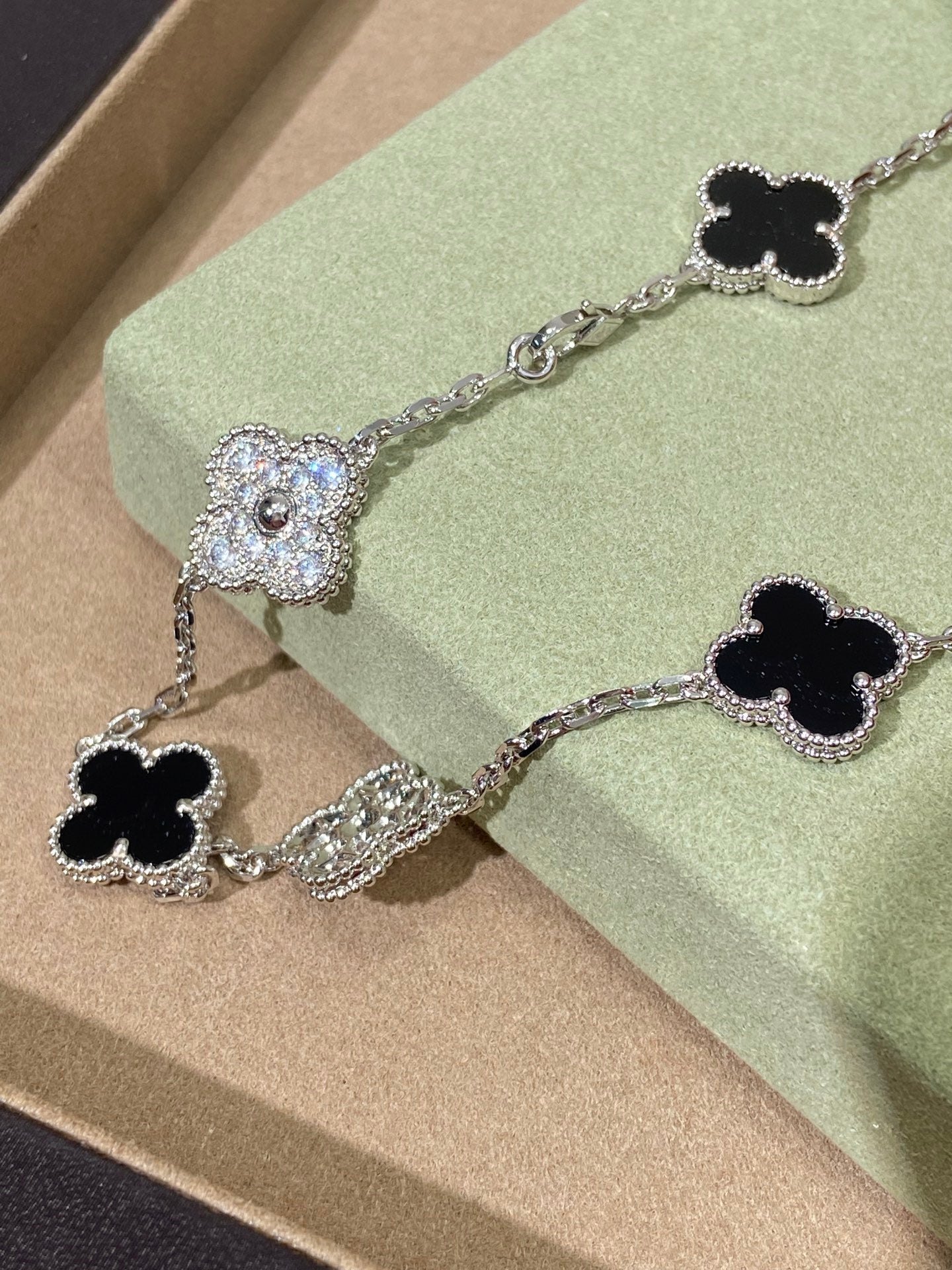 LuxluxHouse Best Quality Accessories Van Cleef & Arpels