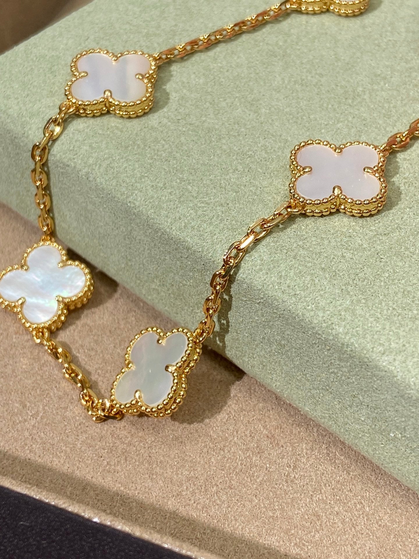 LuxluxHouse Best Quality Accessories Van Cleef & Arpels