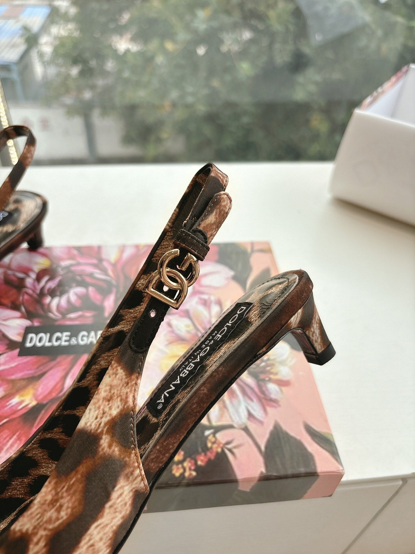 LuxluxHouse Best Quality Dolce & Gabbana Women Shoes