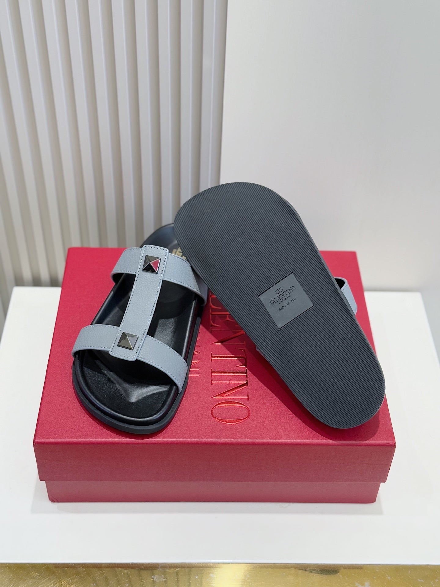 LuxluxHouse Best Quality Sandals Valentino