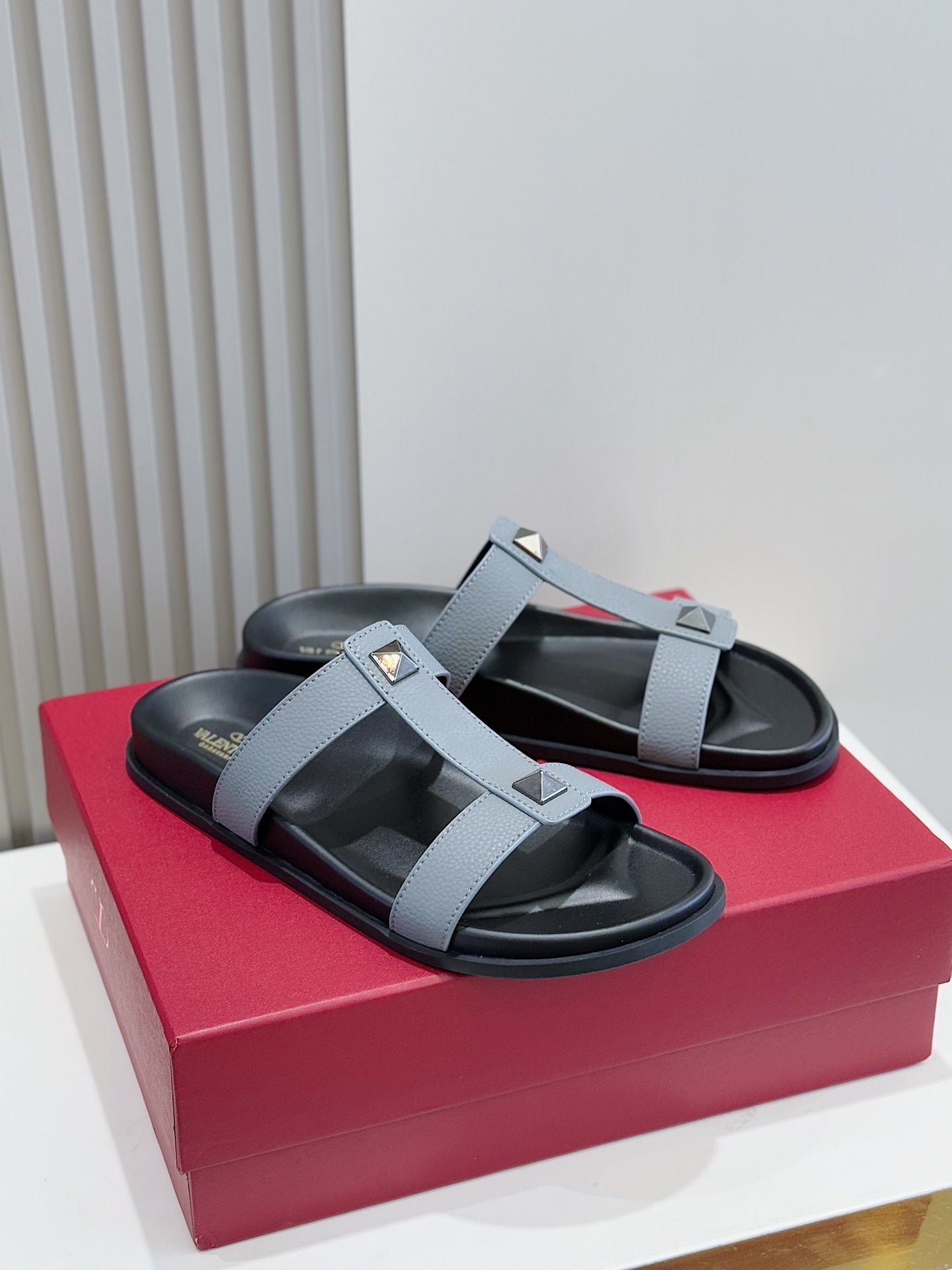 LuxluxHouse Best Quality Sandals Valentino