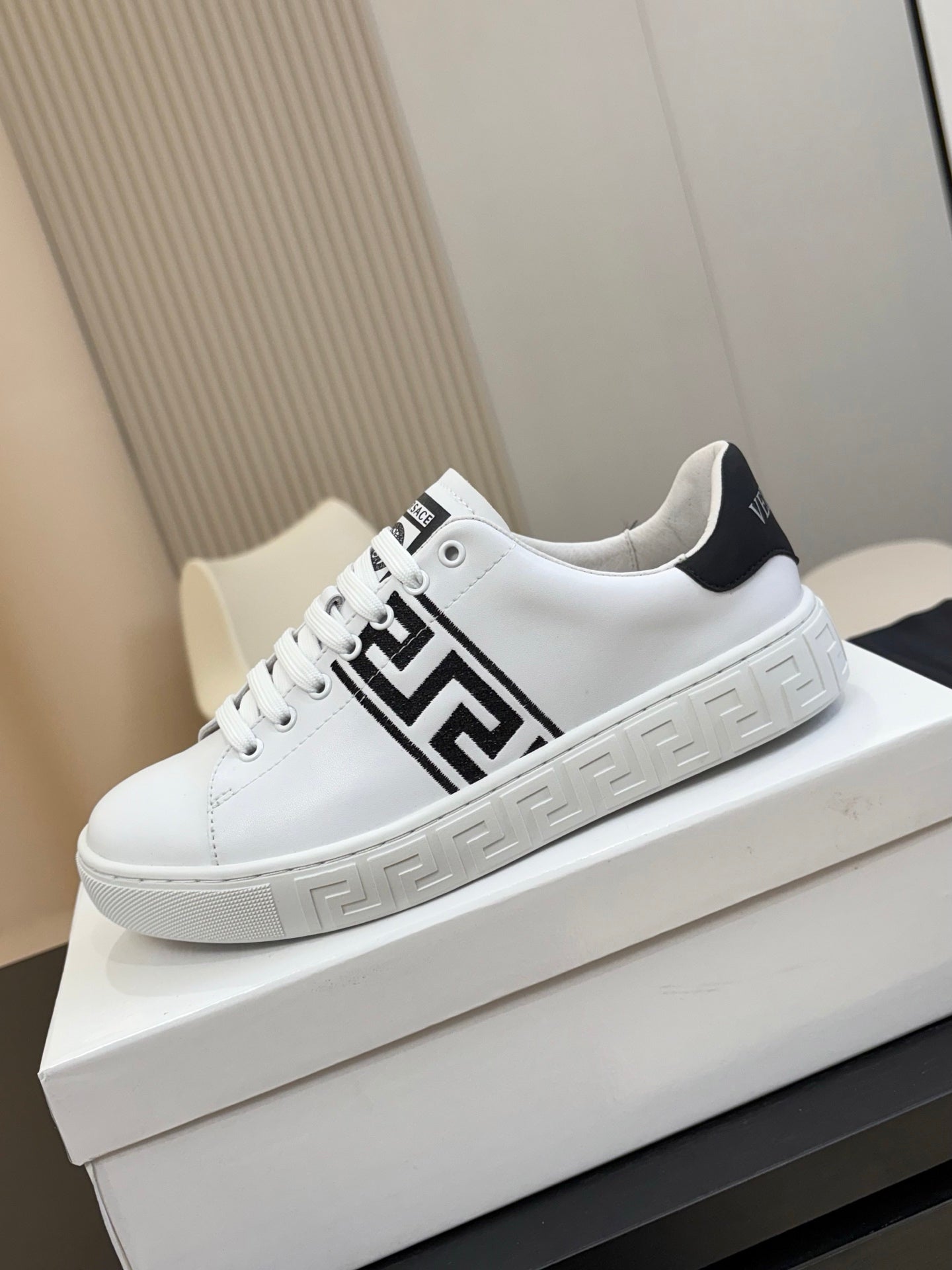 LuxluxHouse Best Quality Shoes Versace
